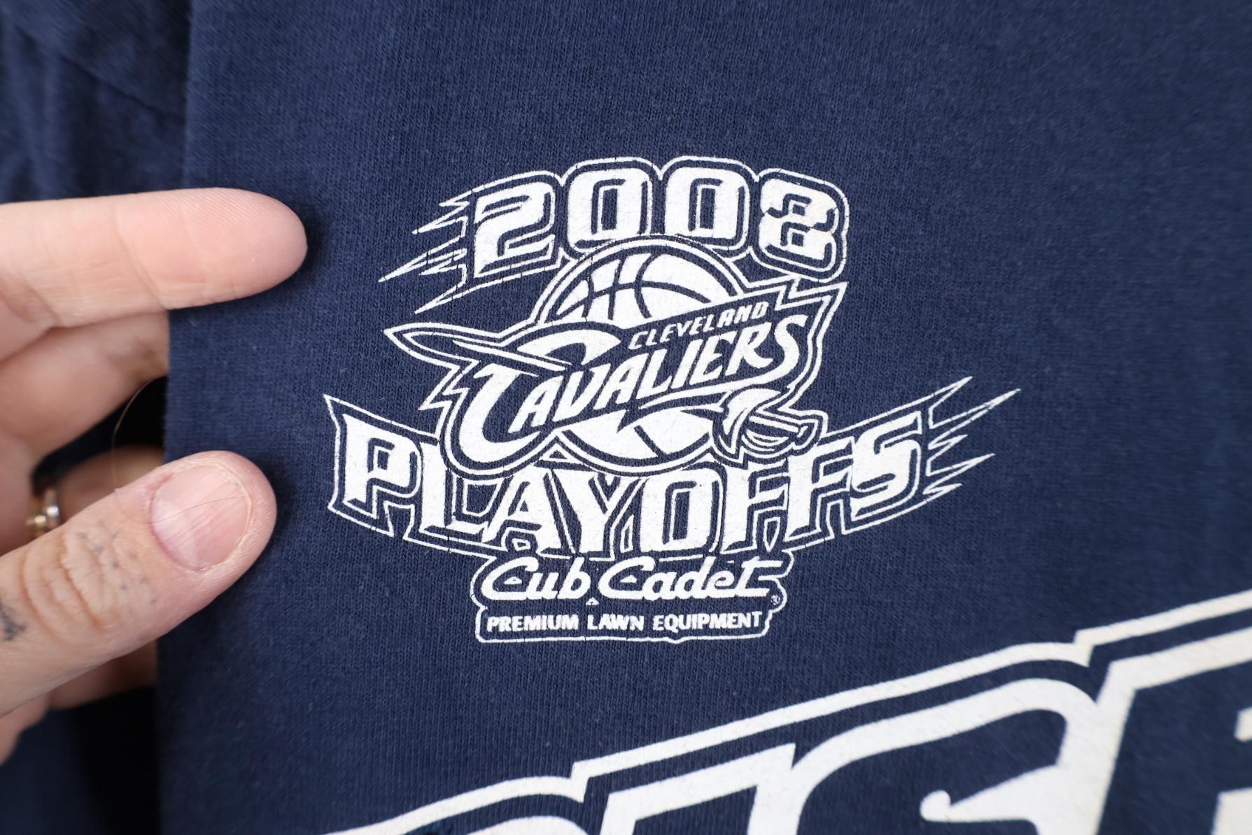 Vintage Vintage Y2K 2002 Playoffs Cleveland Cavaliers T-Shirt Size US XL / EU 56 / 4 - 5 Thumbnail