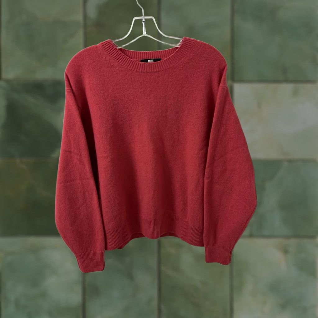 Uniqlo Uniqlo Sweater Womens Size XL Red 100% Wool Knit Pullover Long Sleeve Crew Neck Ribbed Pullover Casual Womens XL Red Wool Knit Pullover Size XL / US 12-14 / IT 48-50 - 1 Thumbnail