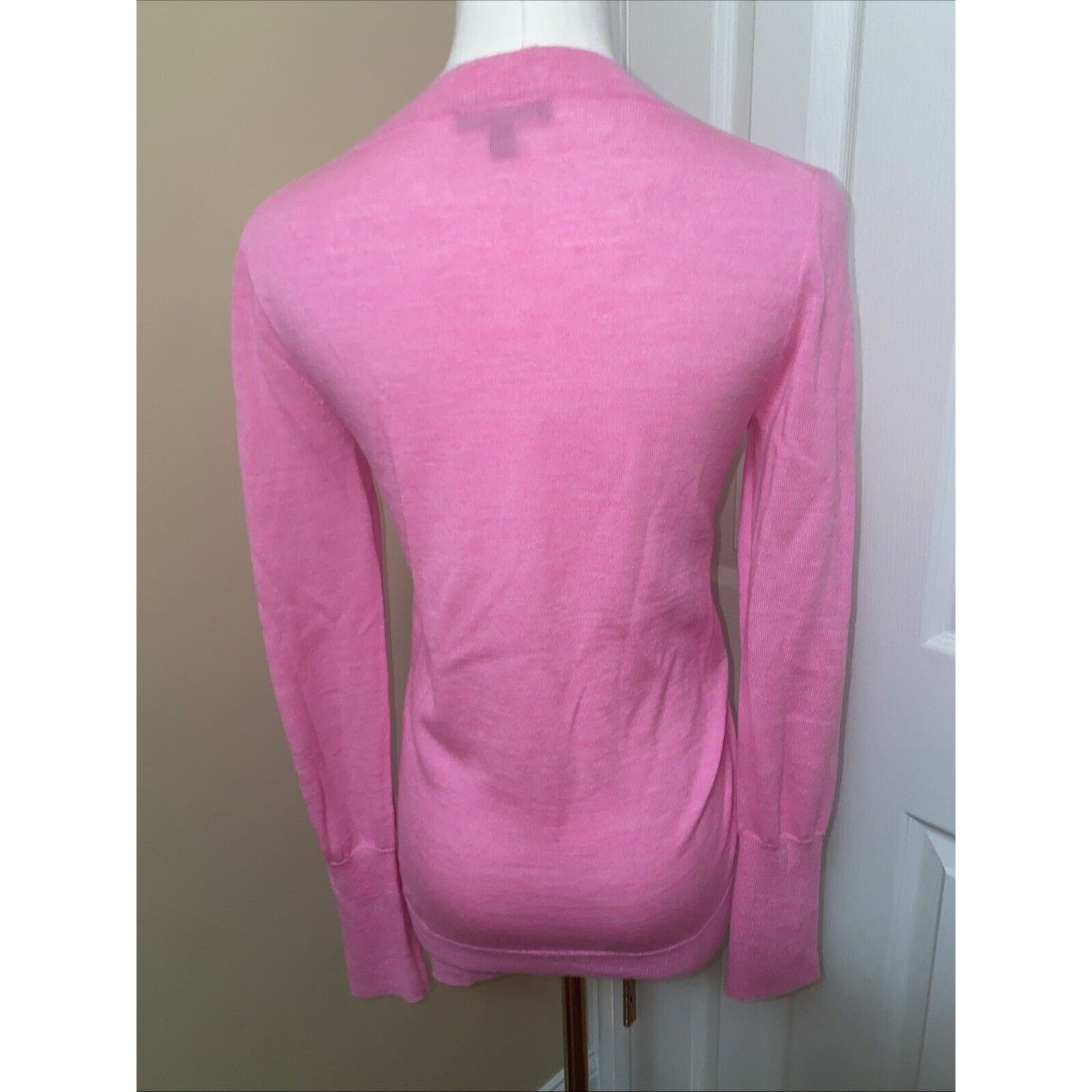 J.Crew J Crew Sweater Pink V Neck 100% Merino Wool Size XS Size XS / US 0-2 / IT 36-38 - 4 Thumbnail