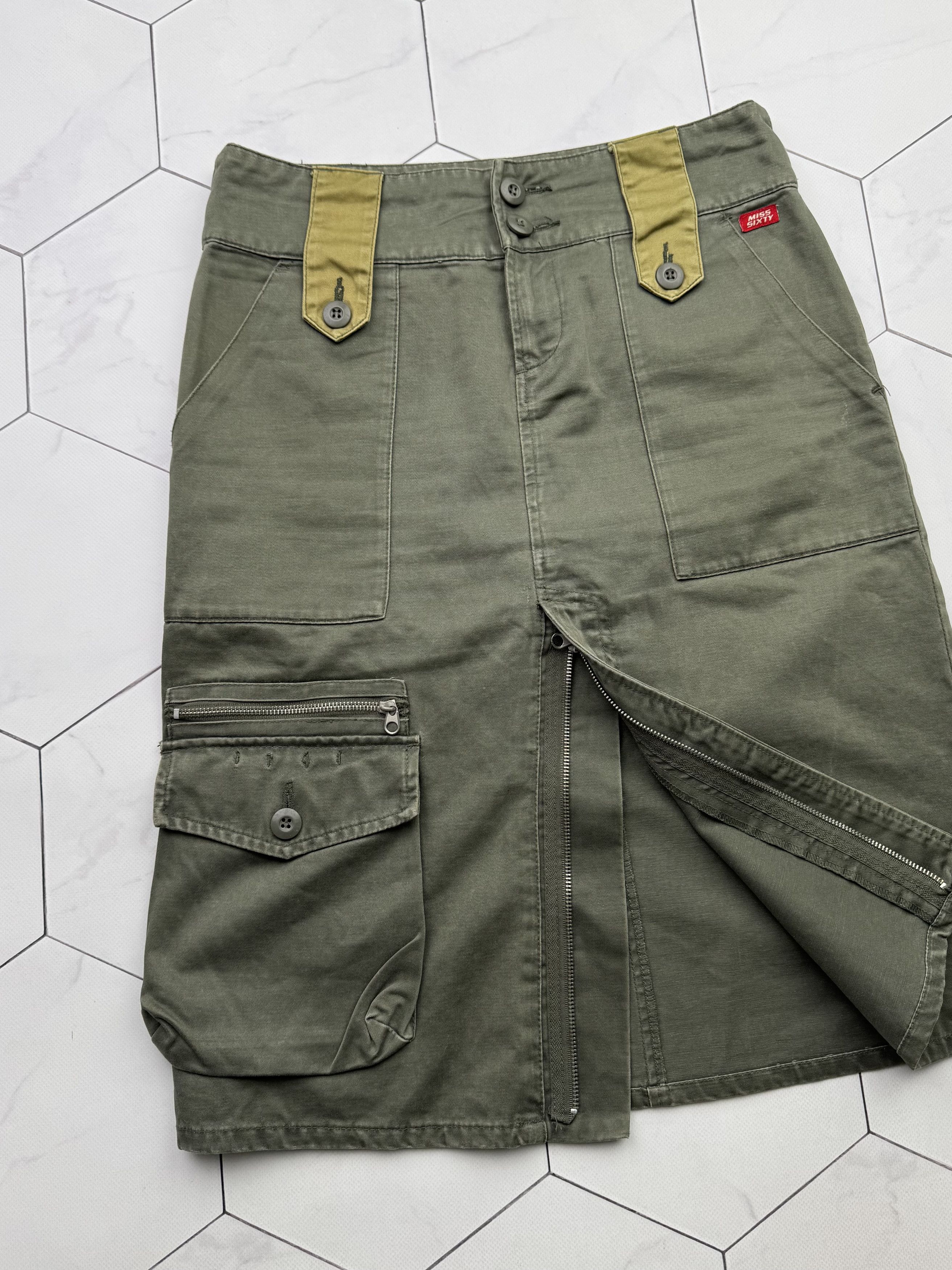 Miss Sixty Miss Sixty Vintage Cargo Skirt (B202) Size 28" / US 6 / IT 42 - 2 Thumbnail