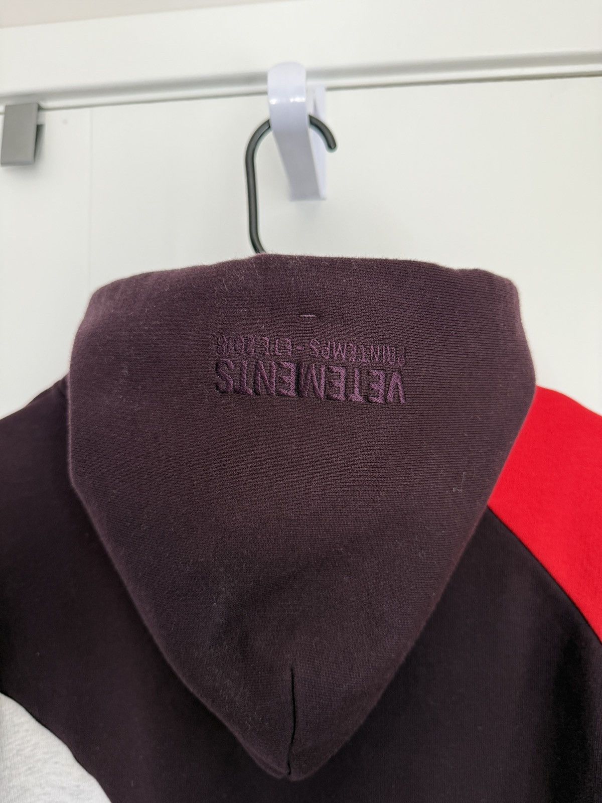 Vetements Vetements Asymmetric Zurich Hoodie Size US L / EU 52-54 / 3 - 4 Thumbnail