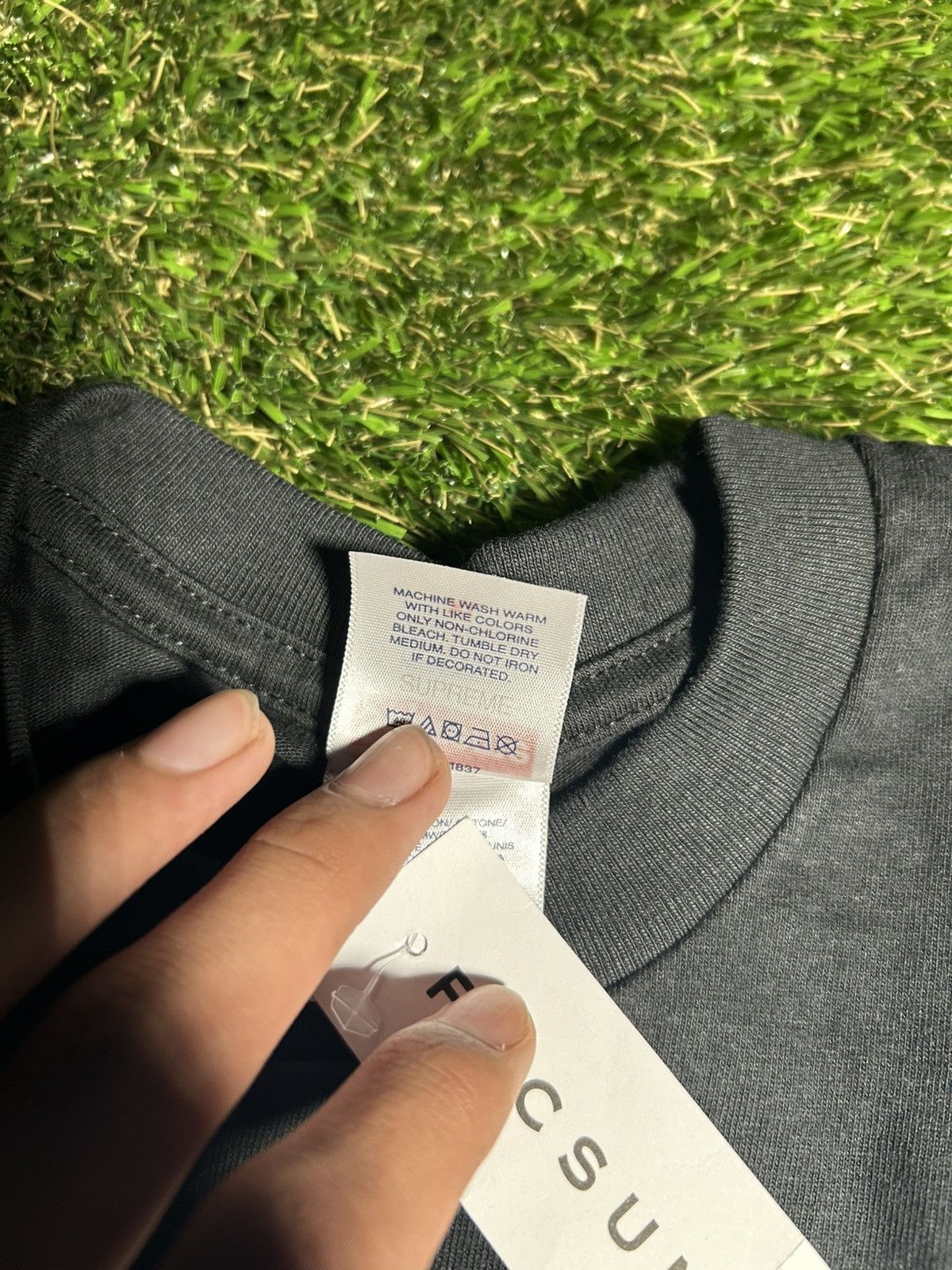 Supreme Supreme Tamagatchi Black Tee Size US XL / EU 56 / 4 - 4 Thumbnail