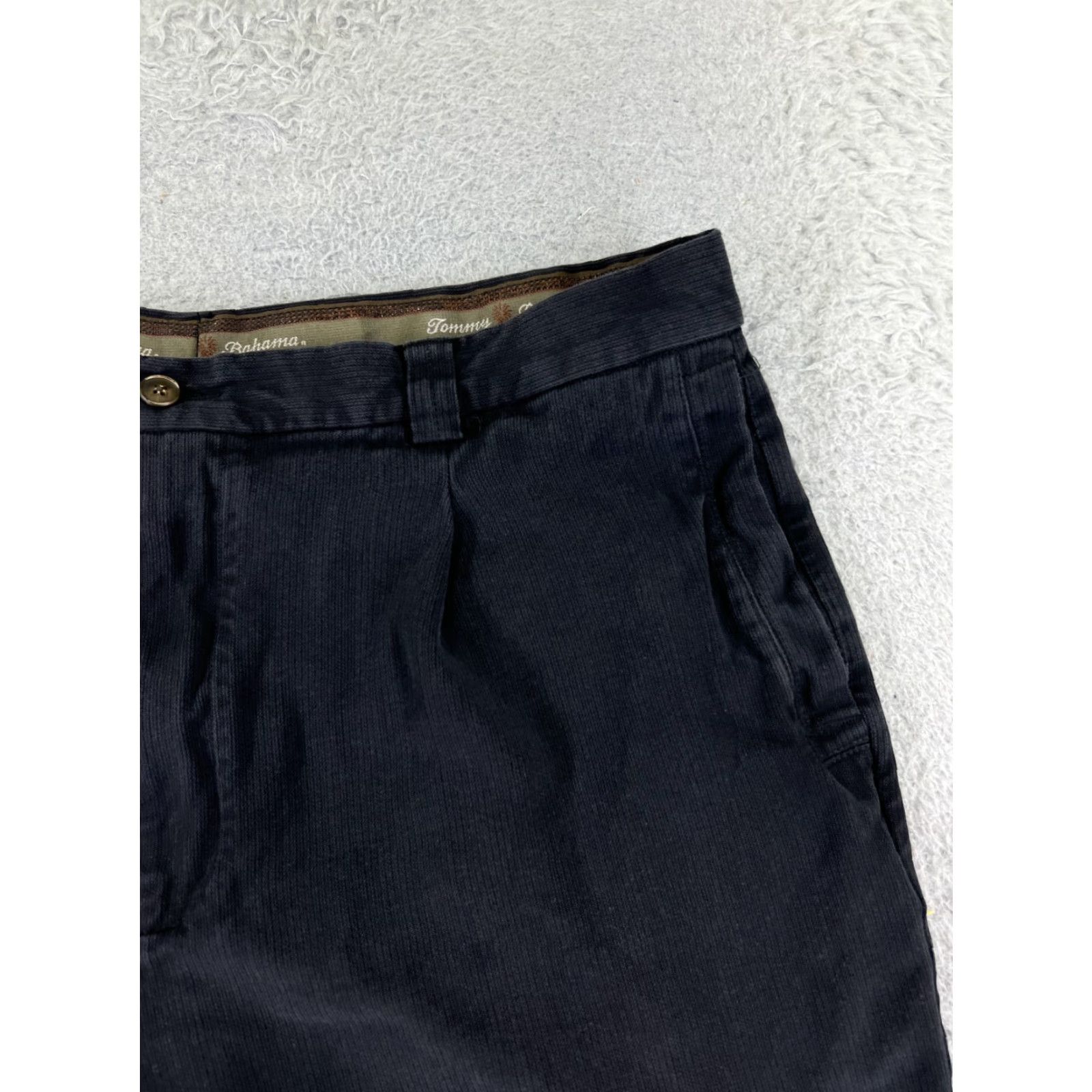 Tommy Bahama Tommy Bahama Shorts Men 38 Black Pleated Bermuda 100% Silk Golf Golfer Vacation Size US 38 / EU 54 - 5 Thumbnail