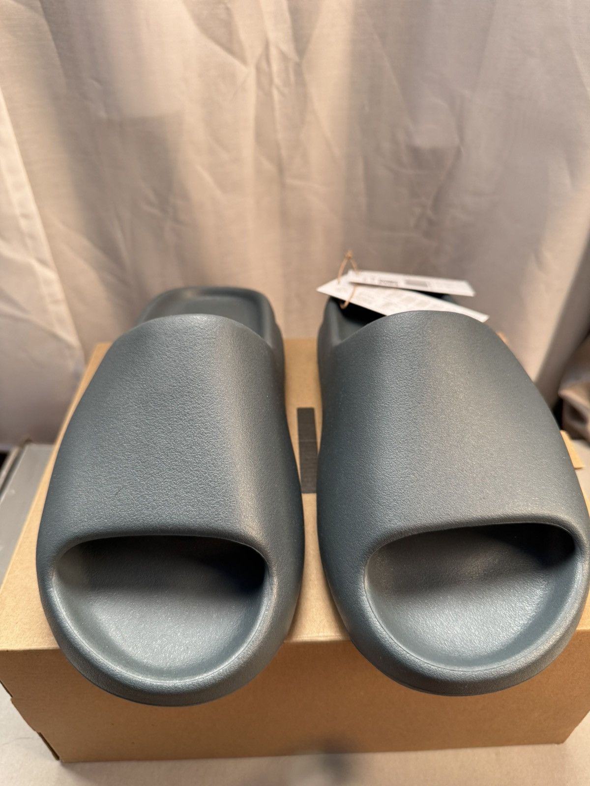 Yeezy Yeezy Slide ‘Slate Marine’ Size US 8 / EU 41 - 2 Thumbnail