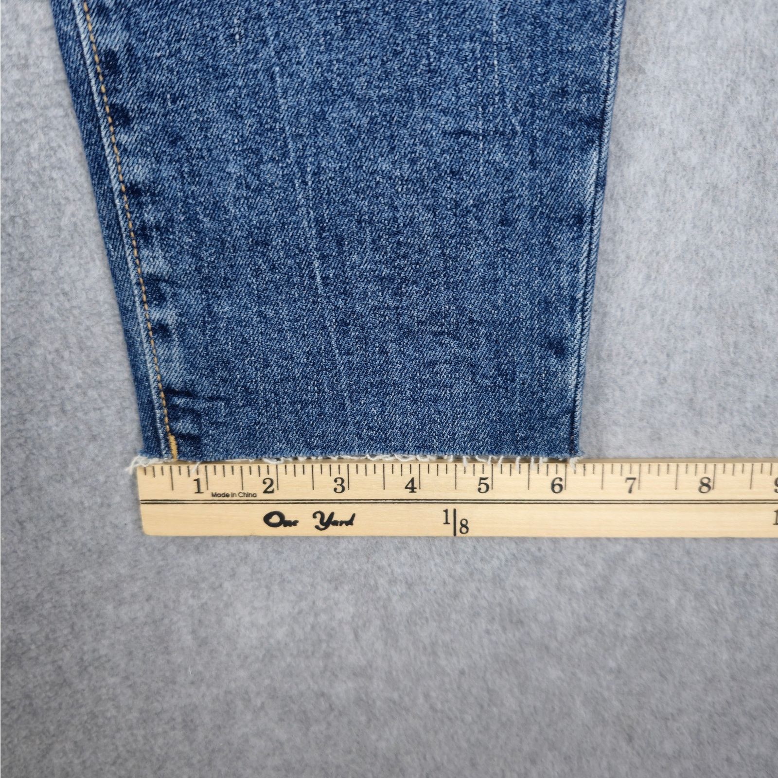 Old Navy Old Navy 2P Curvy OG Straight Distressed Jeans Raw Hem Size 26" / US 2 / IT 38 - 16 Thumbnail