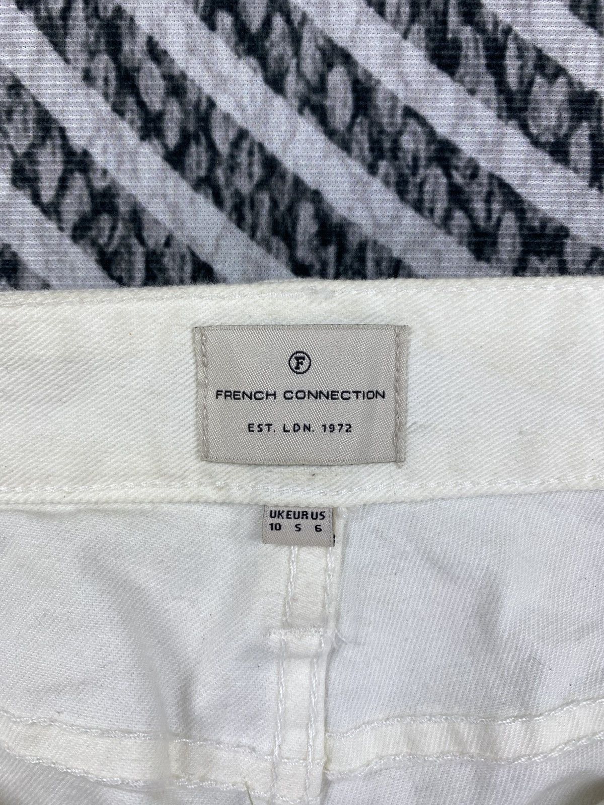 French Connection French Connection Pure White Straight Cut Pants Size US 31 - 11 Thumbnail