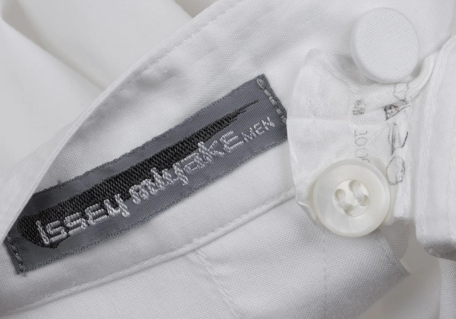 Issey Miyake Band Collar Pin Pleats Shirt in White, Size S Size US S / EU 44-46 / 1 - 18 Thumbnail