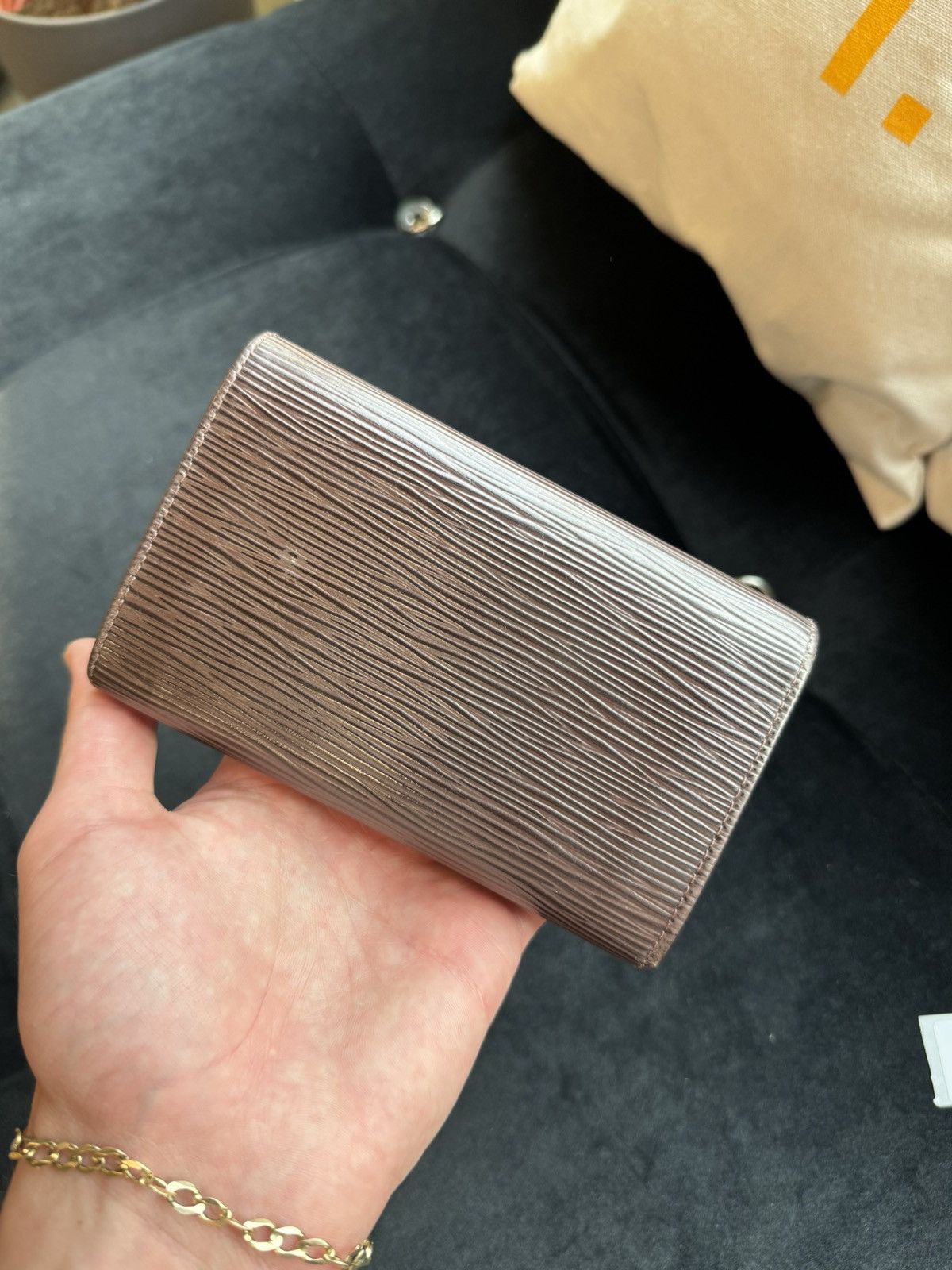 Louis Vuitton Louis Vuitton Epi Zip Wallet Brown Size ONE SIZE - 8 Thumbnail