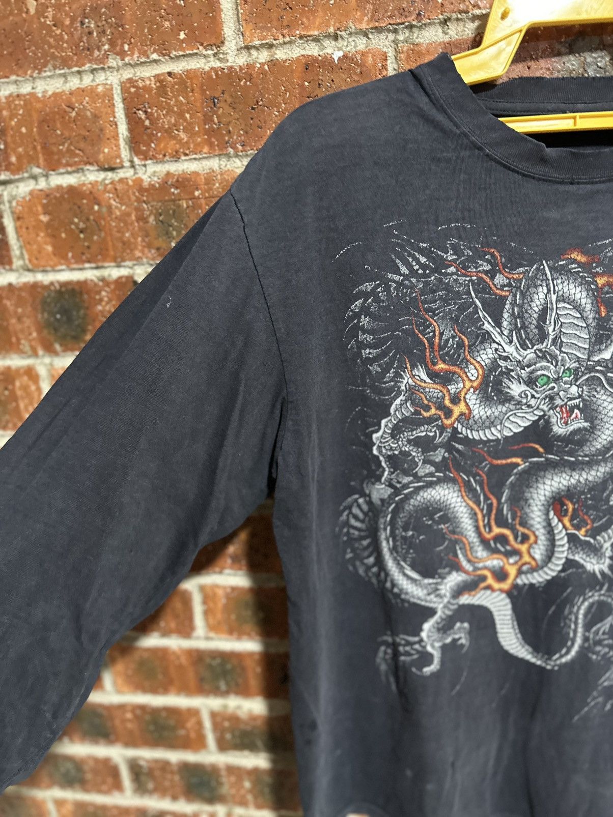 Vintage Thrashed Vintage Dragon Graphic Long Sleeve Faded Tee Size US L / EU 52-54 / 3 - 7 Thumbnail
