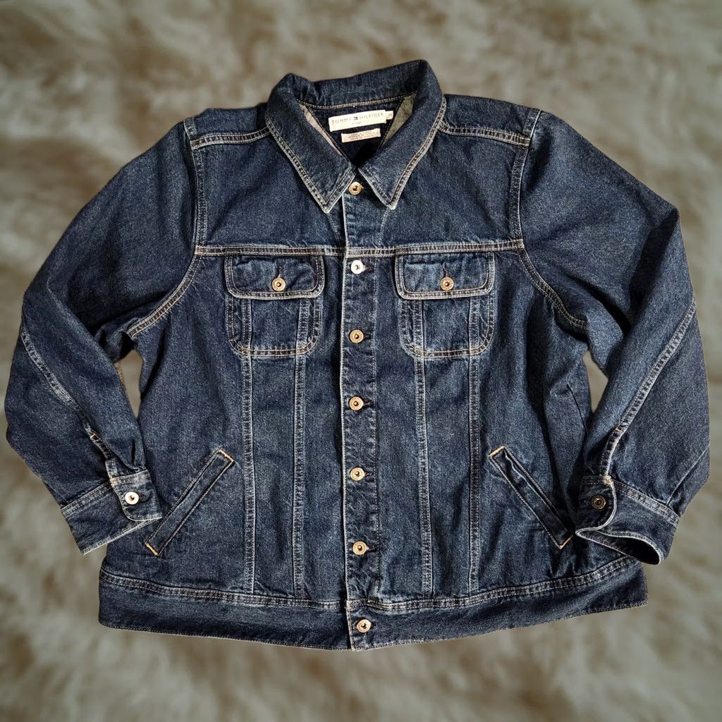 Tommy Hilfiger Tommy Hilfiger Jacket Womens 2XL Denim Trucker Button Up Dark Blue Blue Solid Long Sleeve Pockets Vintage 90s Mens Womens Girls? Size XXL / US 16-18 / IT 52-54 - 1 Thumbnail