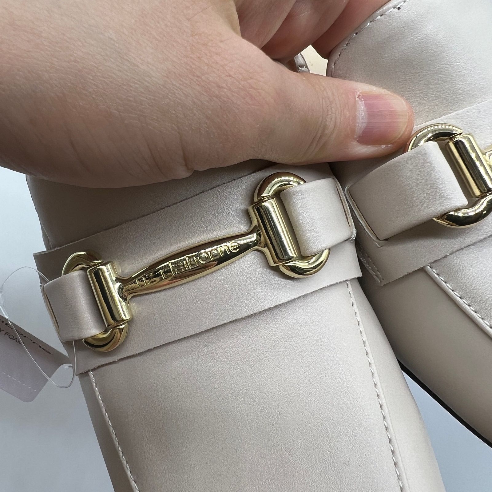 Other Liz Claiborne Morris Faux Leather Cream Heels Size 8.5M Size US 8.5 / IT 38.5 - 6 Thumbnail