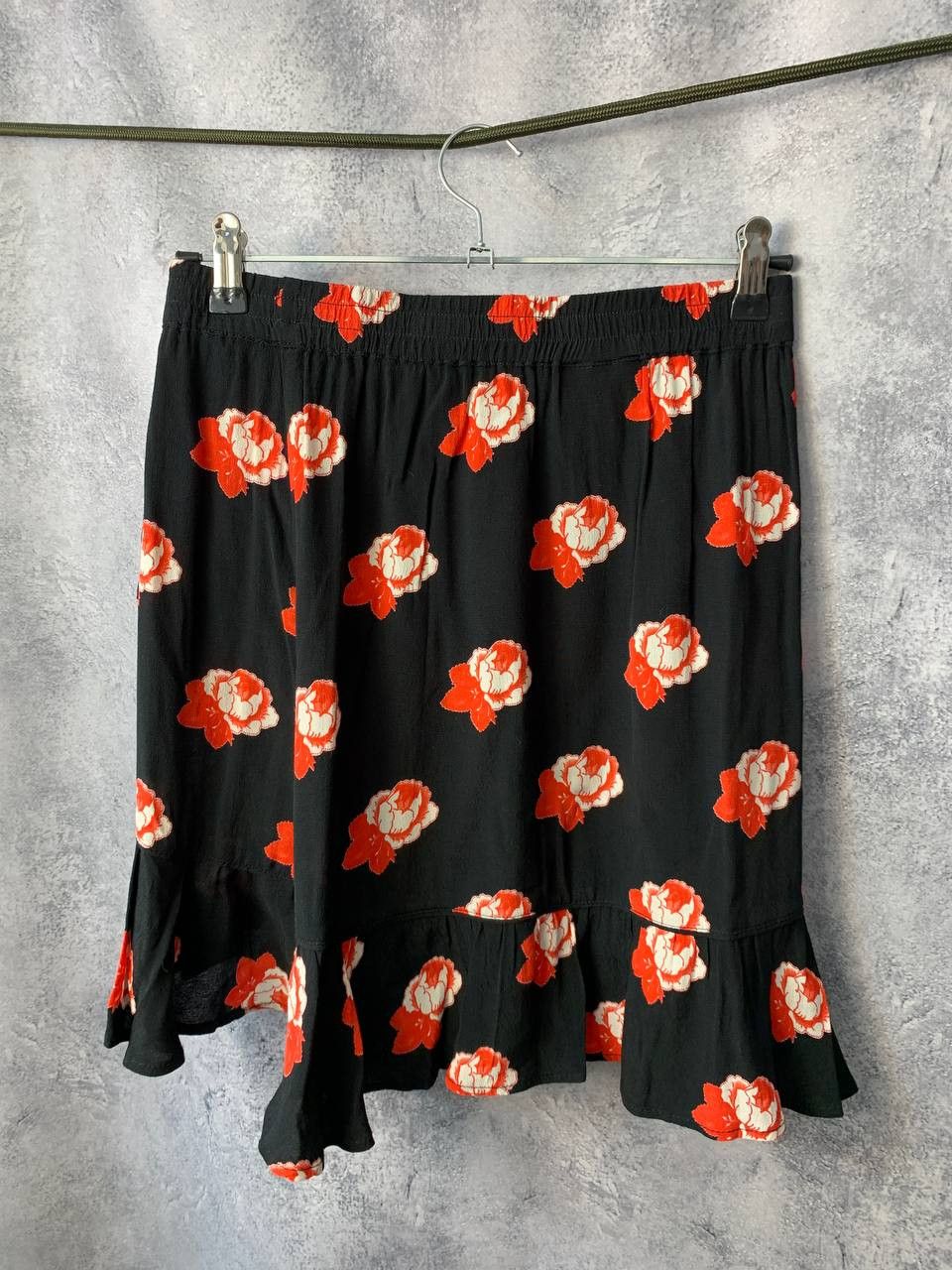 Designer × Ganni RRP £120 Ganni Harley Crepe mini skirt black flowers Size 36" / US 14 / IT 50 - 5 Thumbnail