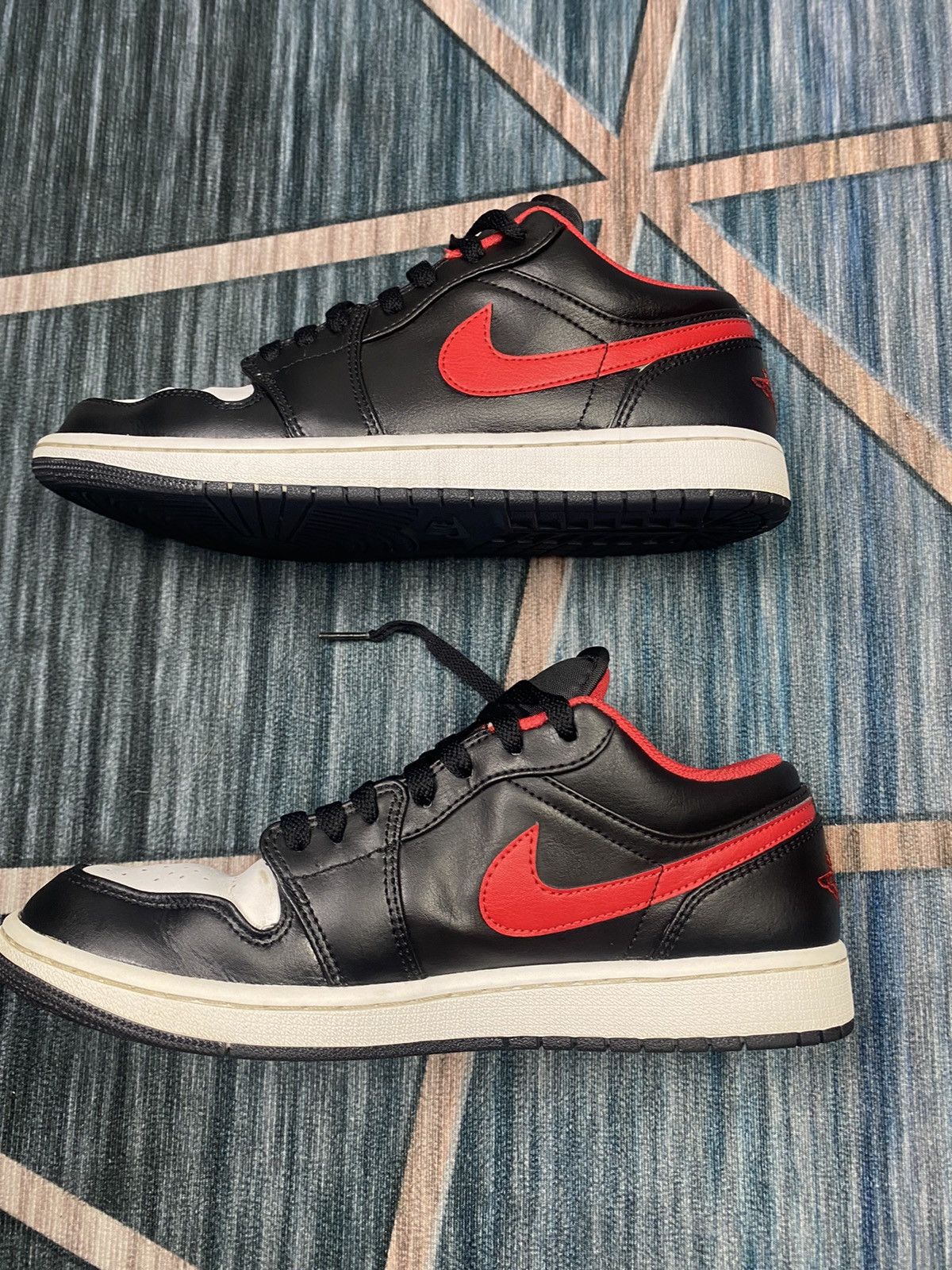 Nike AIR JORDAN 1 LOW Size US 8.5 / EU 41-42 - 6 Thumbnail
