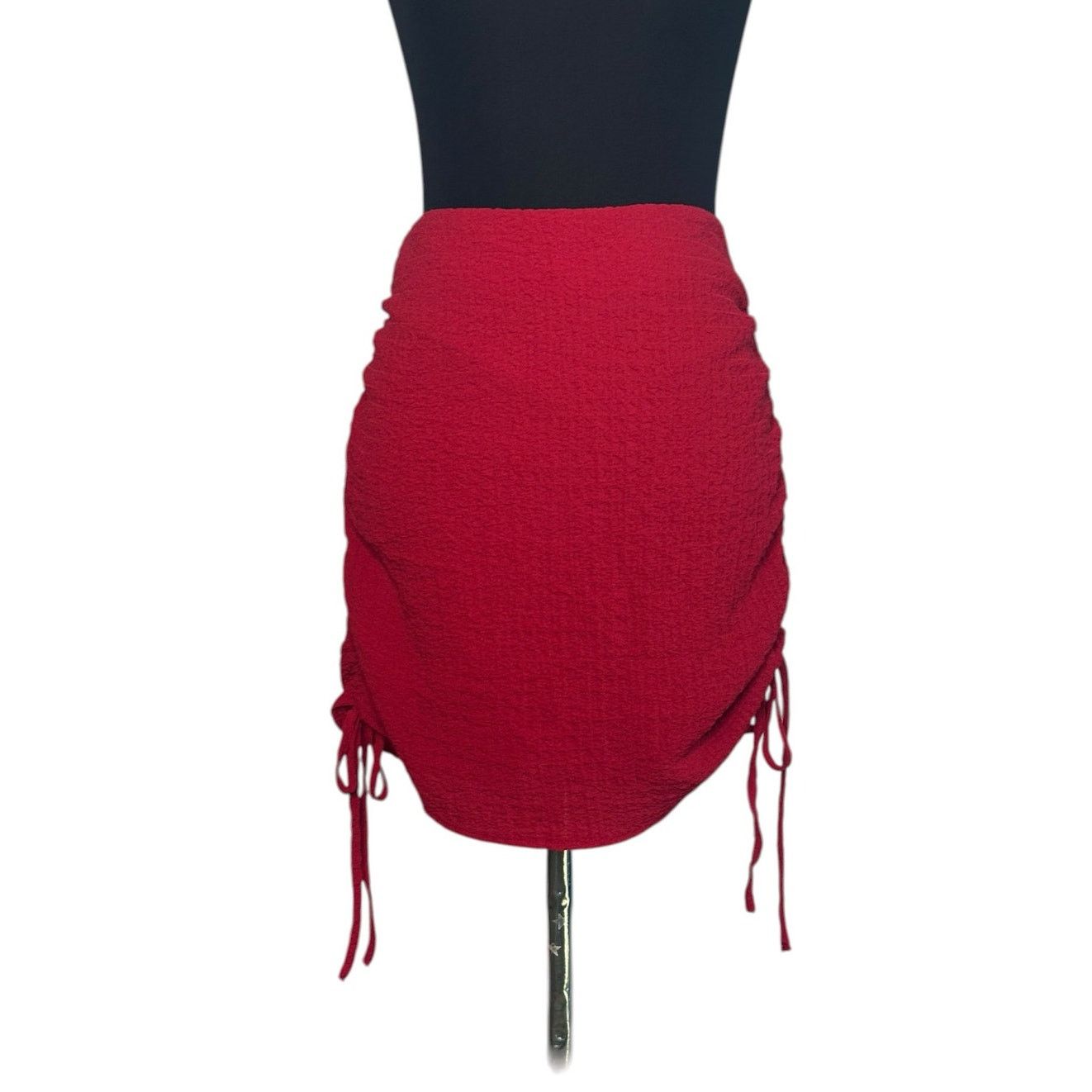 Anthropologie Le Lis red ruched mini skirt size M Size 30" / US 8 / IT 44 - 2 Thumbnail