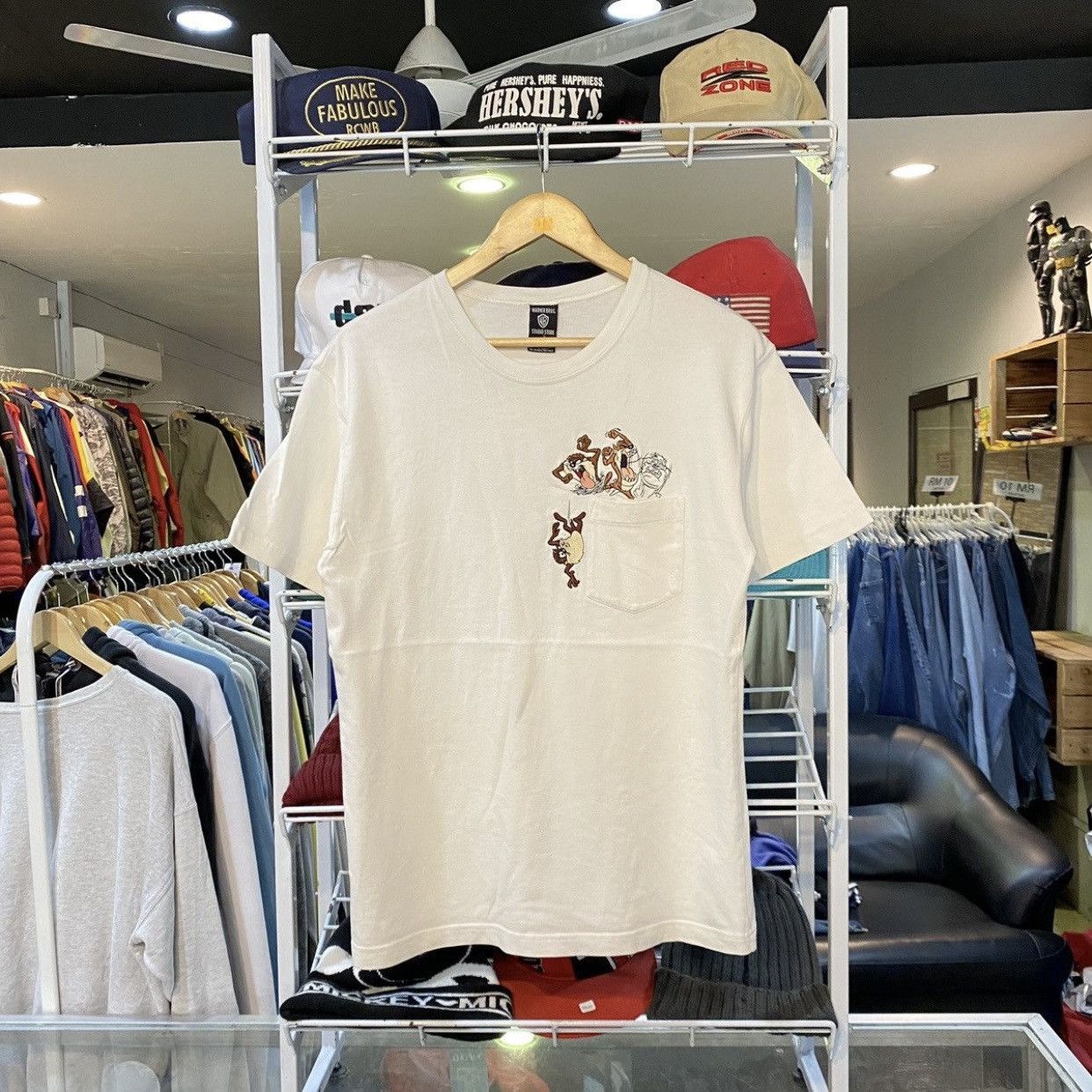 Vintage VINTAGE 90s Warner Bros Looney Tunes Taz T-Shirt S Size US S / EU 44-46 / 1 - 1 Thumbnail