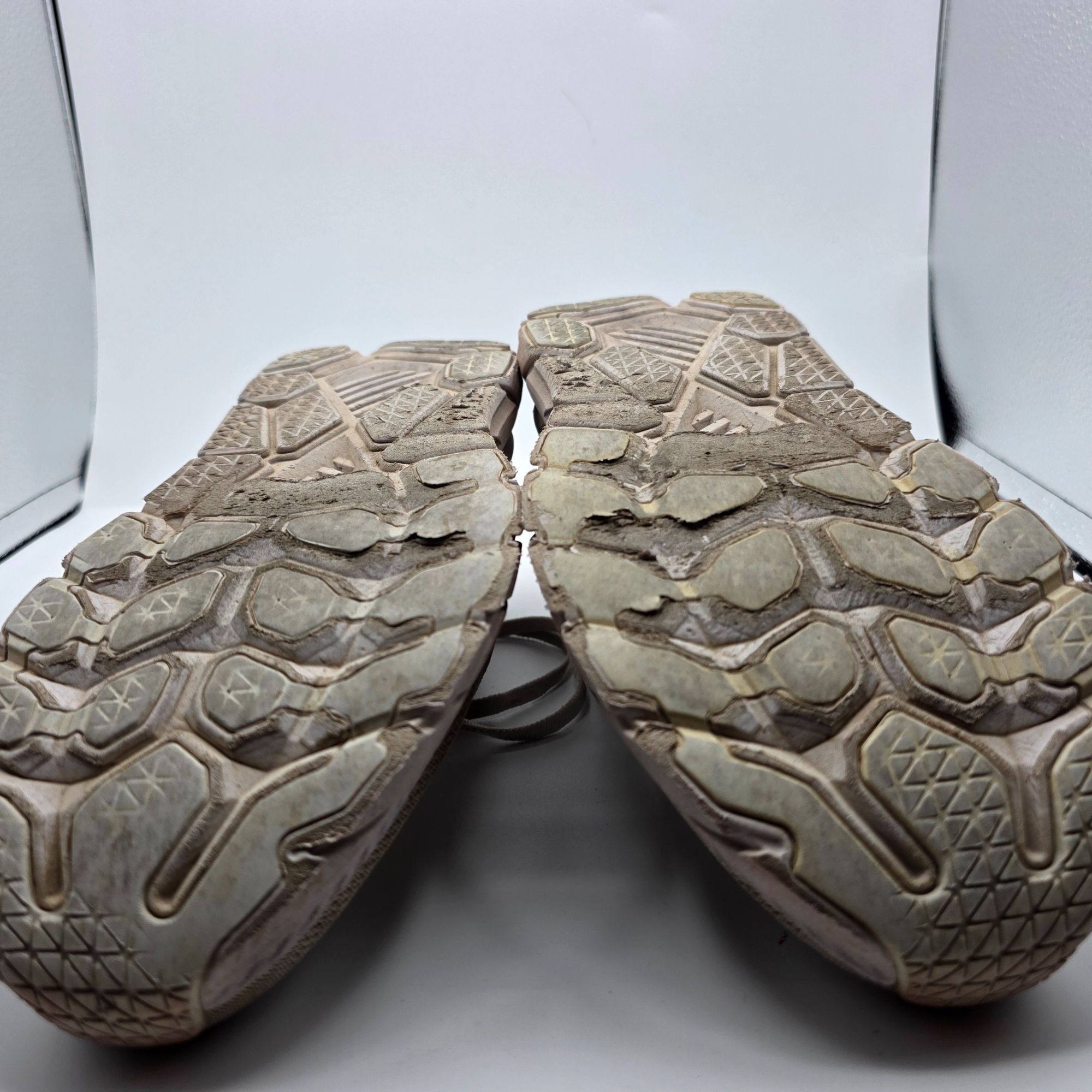 Hoka Hoka One One Clifton 7 Mens Size 8 White Athletic Shoes Casu Size US 8 / EU 41 - 11 Thumbnail