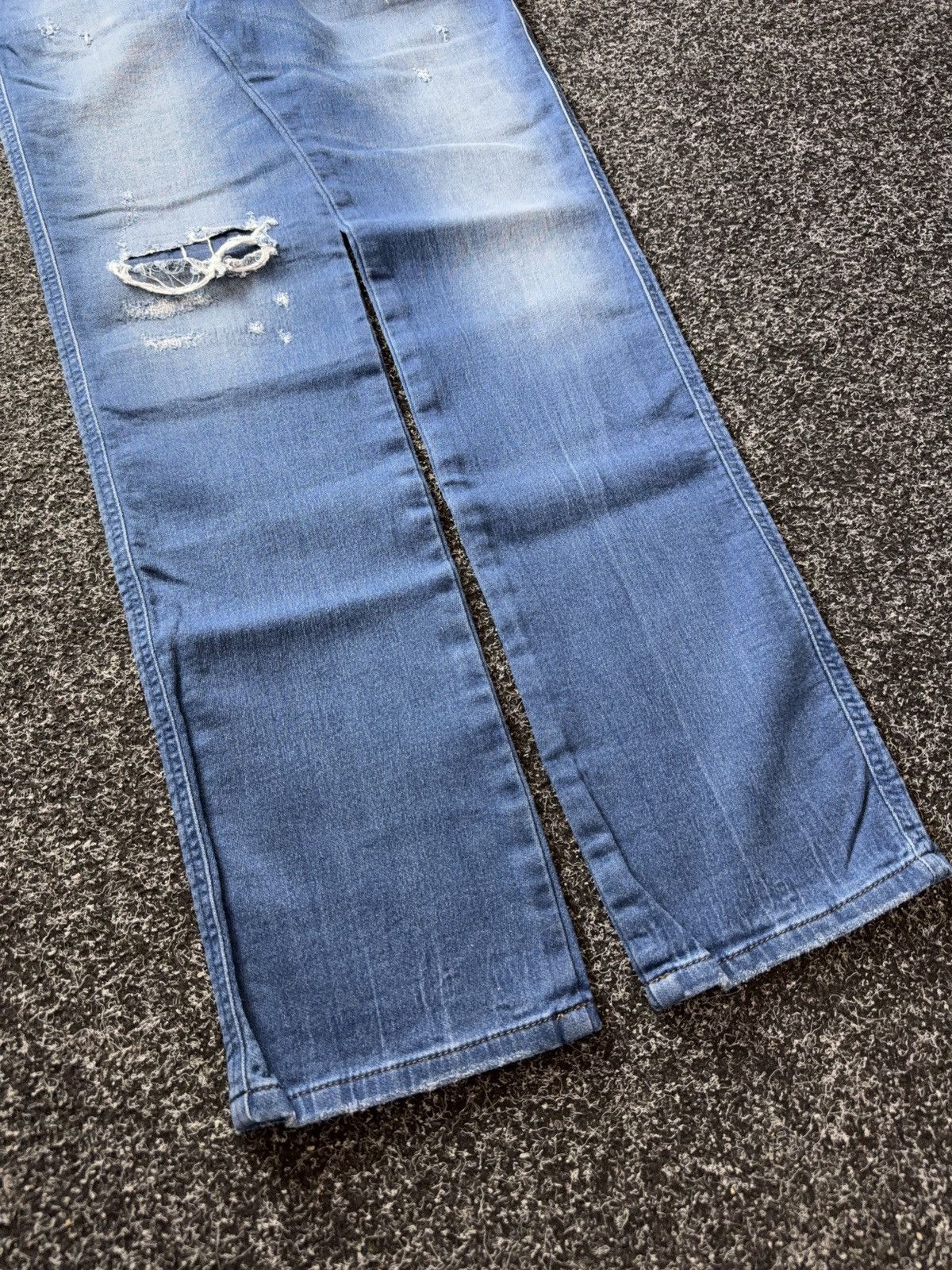 Diesel 00s Y2K Diesel Distressed Jeans Slim Stretch Denim Blue Size US 32 / EU 48 - 3 Thumbnail