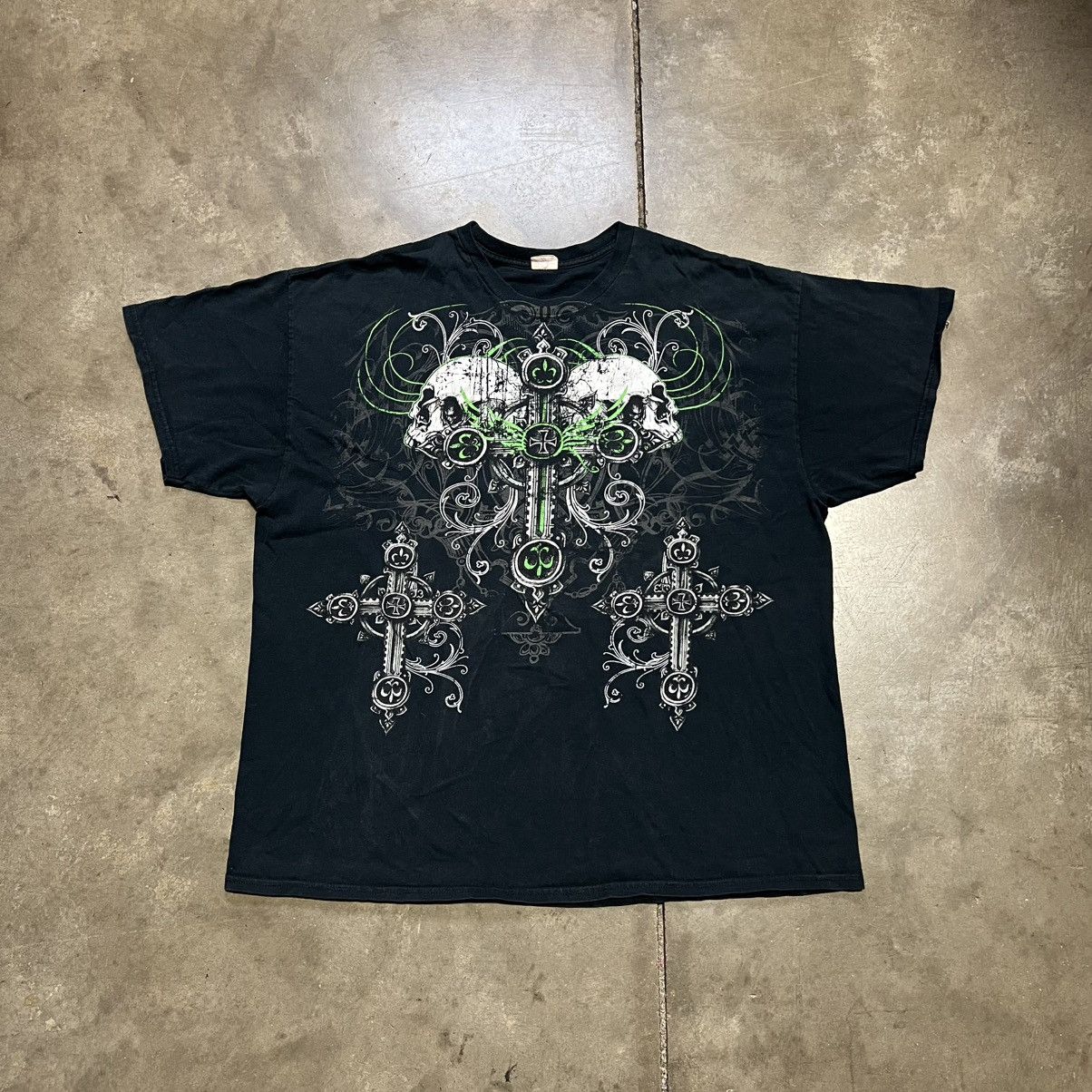 Vintage Vintage Skull Cross Graphic Tee Grunge Punk JNCO Skater Y2K Size US XXL / EU 58 / 5 - 1 Thumbnail