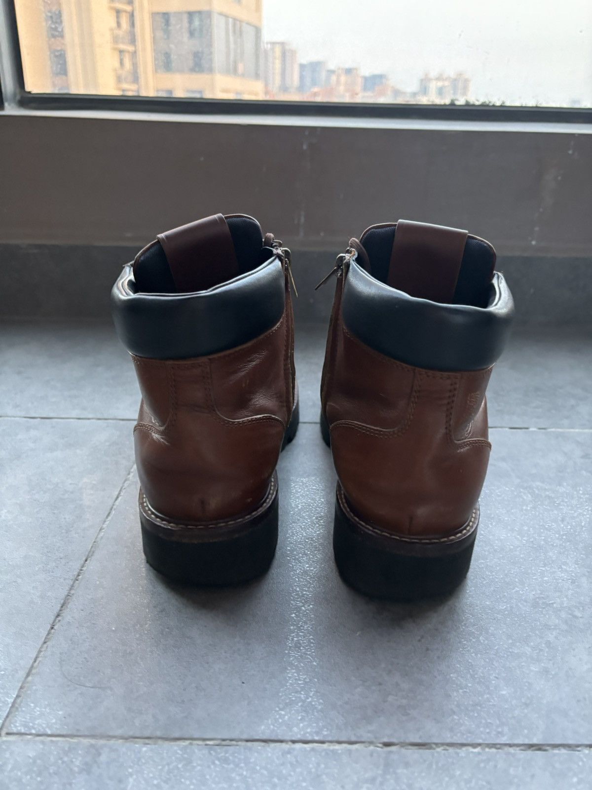 Louis Vuitton Louis Vuitton made monogram leather boots Size US 8 / EU 41 - 11 Thumbnail