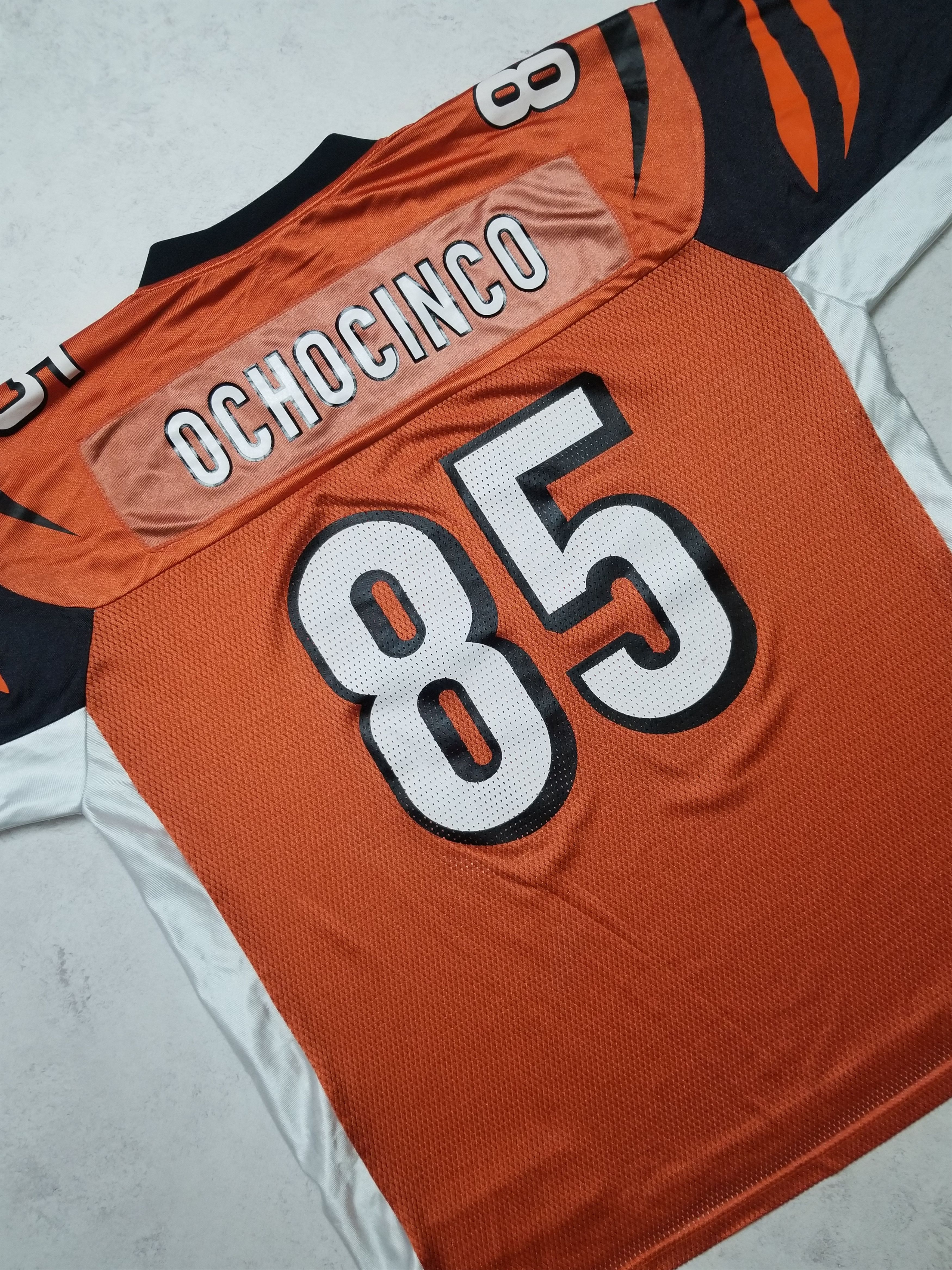 Reebok VTG Reebok Cincinnati Bengals Ochocinco #85 NFL Jersey Size US XL / EU 56 / 4 - 11 Thumbnail
