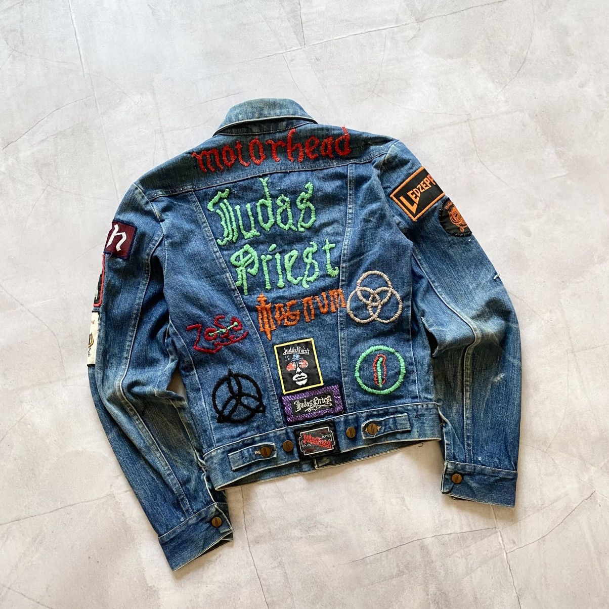 Band Tees × Vintage 80s Judas Priest Motörhead Wrangler Handmade Denim Jacket Size US S / EU 44-46 / 1 - 1 Thumbnail