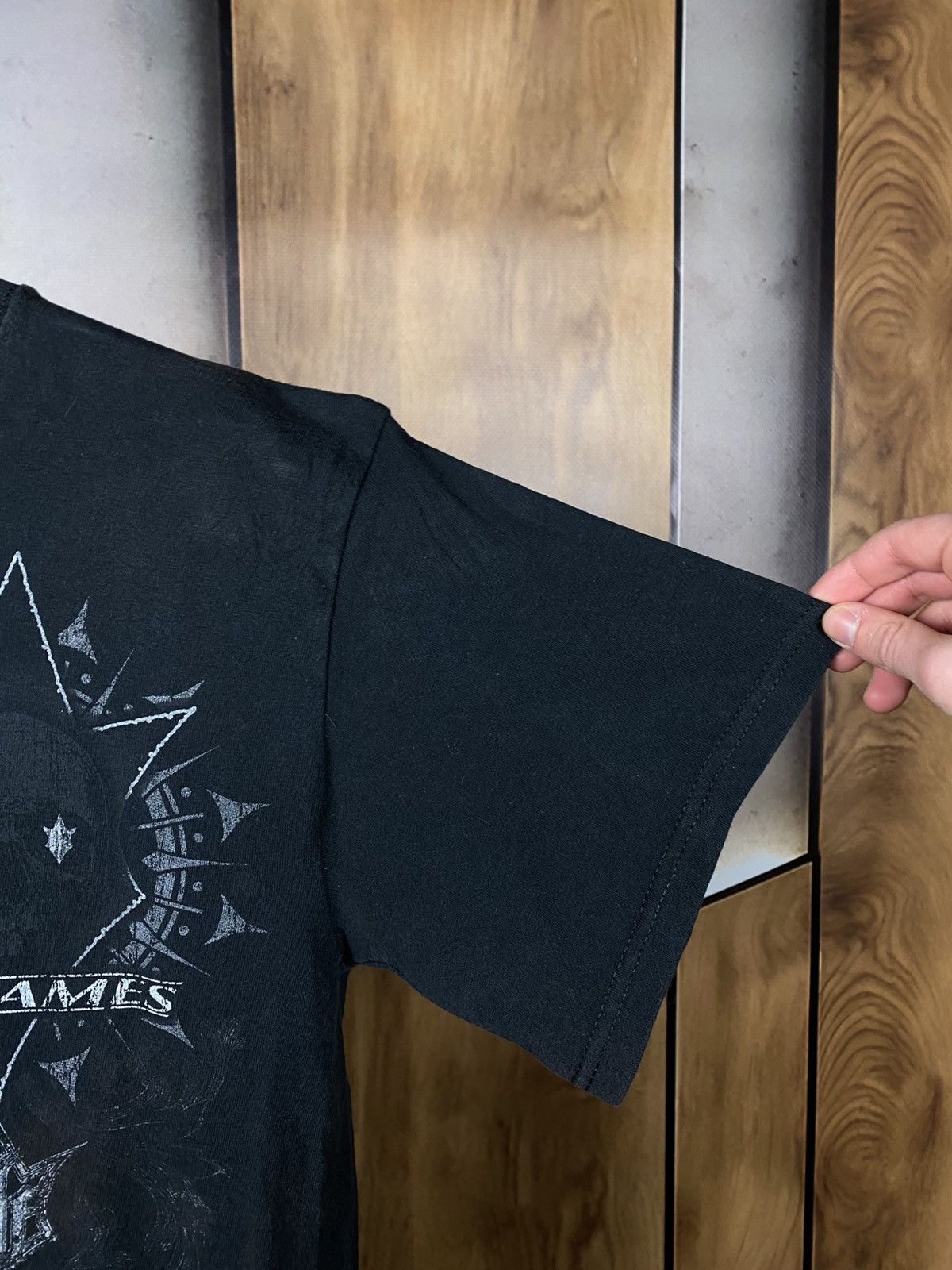 Band Tees 💀Vintage T-Shirt In Flames Rock Band Tee💀 Size US L / EU 52-54 / 3 - 5 Thumbnail