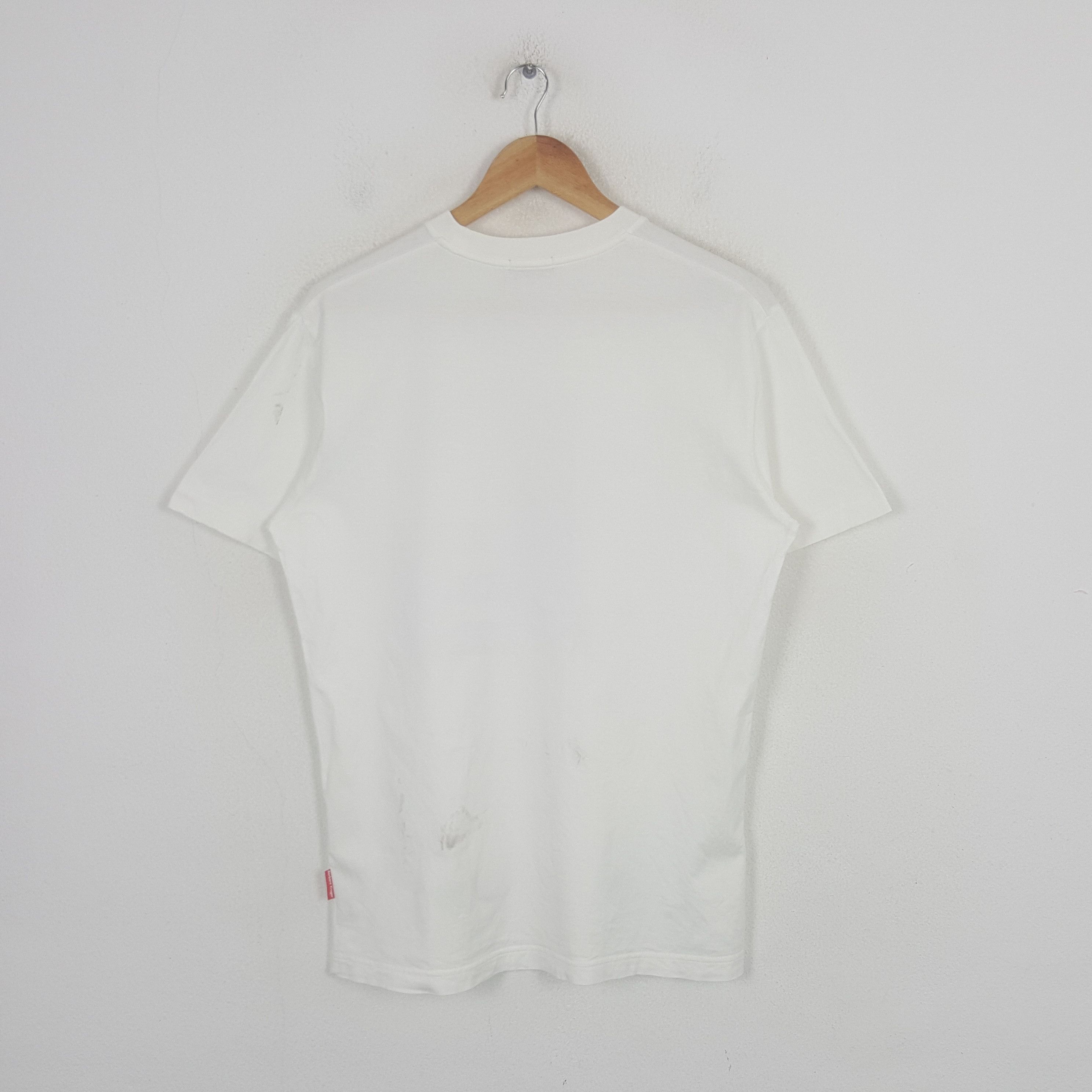 Barbara Kruger Vintage Barbara Kruger Japanese Brand Tshirt C299N71 Size US M / EU 48-50 / 2 - 3 Thumbnail
