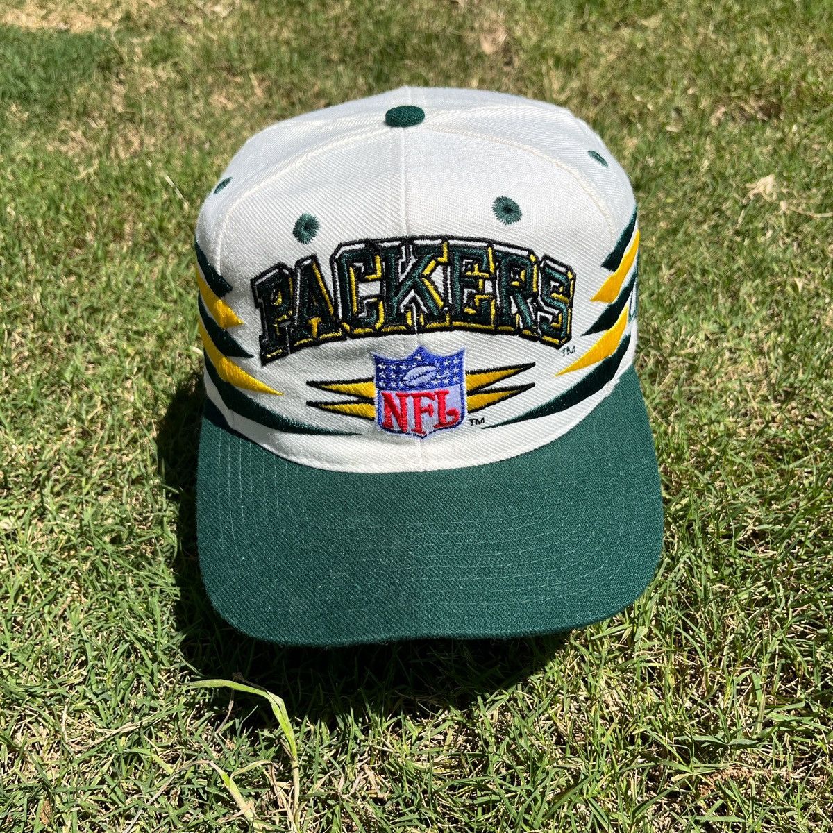 image of Logo Athletic x Nfl Vintages Diamond Cut Green Bay Packers Snapback in White, Men's