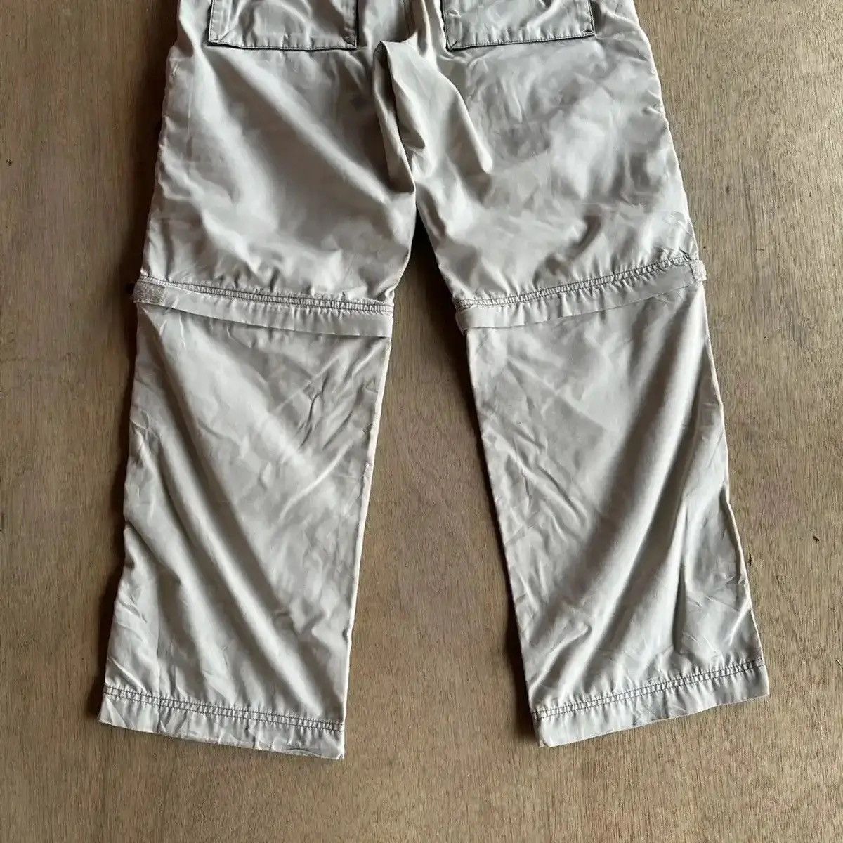 JNCO STEALS🔥THRILLER CARGO BAGGY MULTIPOCKET PARACHUTE ( 2 in 1) Size US 33 - 13 Thumbnail