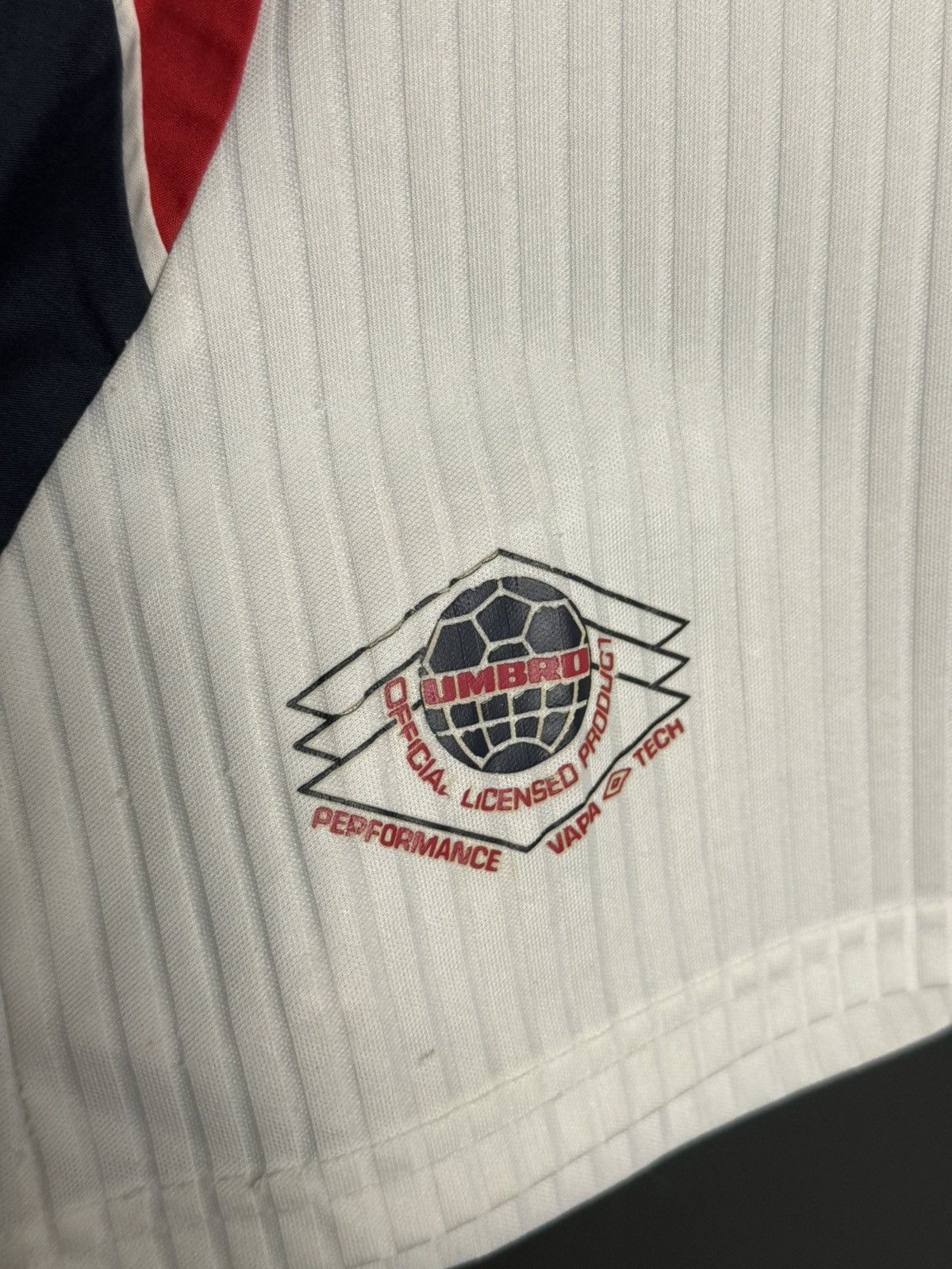 Umbro KIDS England National Team 97/99 Home Football Jersey Shirt Size US XS / EU 42 / 0 - 4 Thumbnail