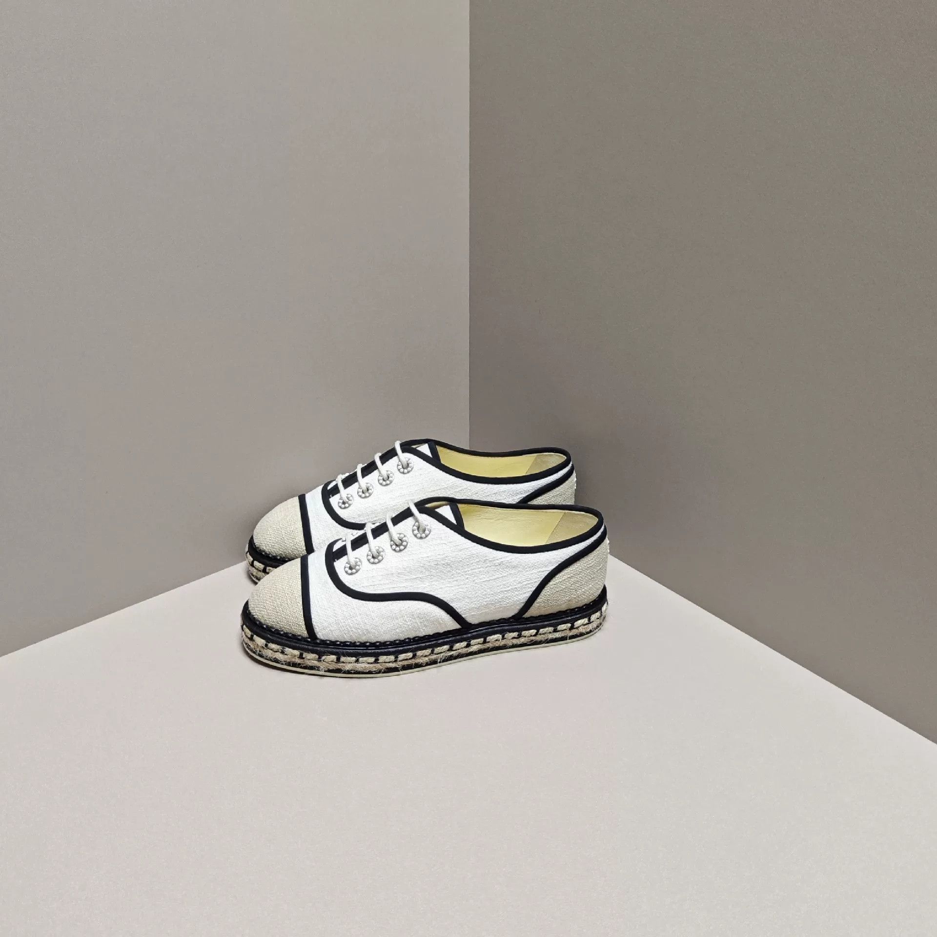 Chanel Chanel Canvas Lowtop Sneakers us_5 Women Size US 5 / IT 35 - 1 Thumbnail