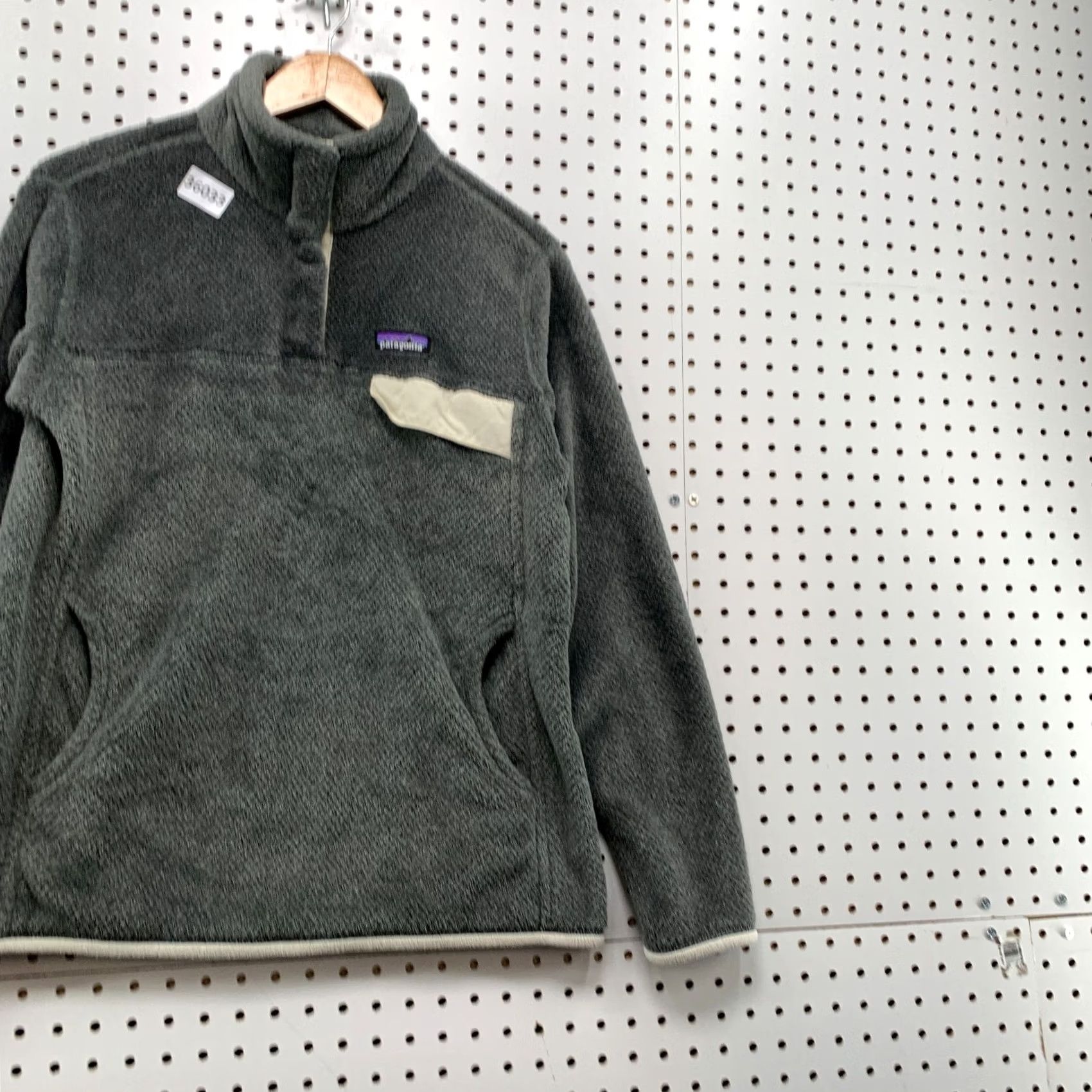 Patagonia Patagonia ReTool 1/4 Snap Pullover Jacket Womens Large Gray Pile 19x25.5 Size L / US 10 / IT 46 - 4 Thumbnail