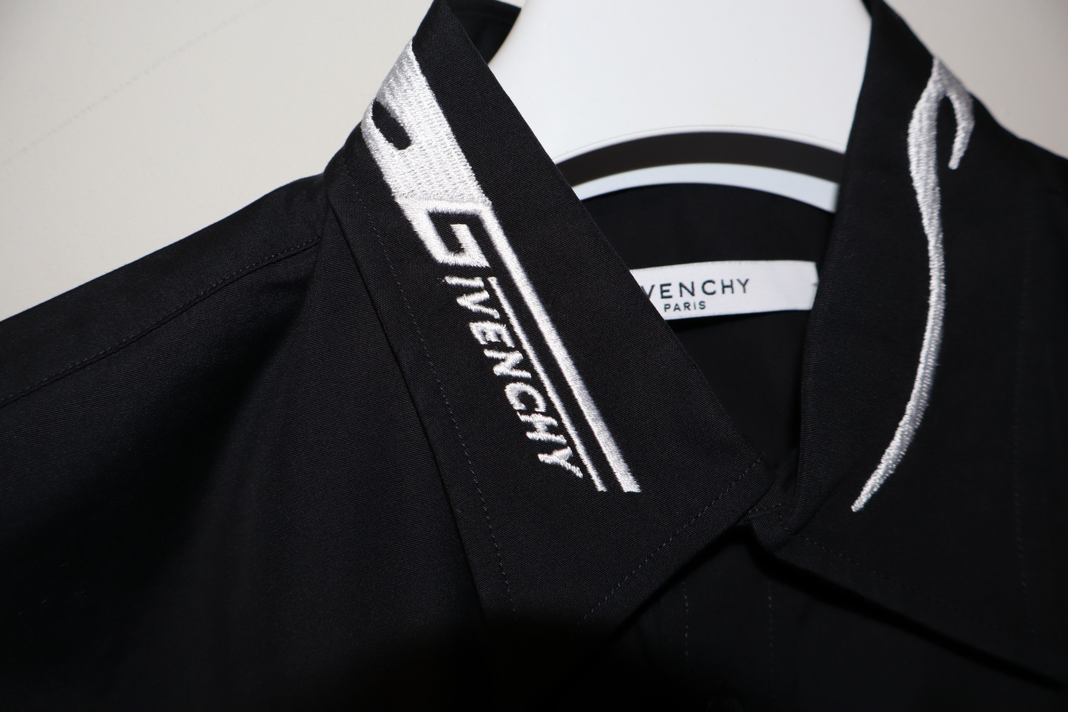 Givenchy Embroidered logo shirt Size US XS / EU 42 / 0 - 2 Thumbnail