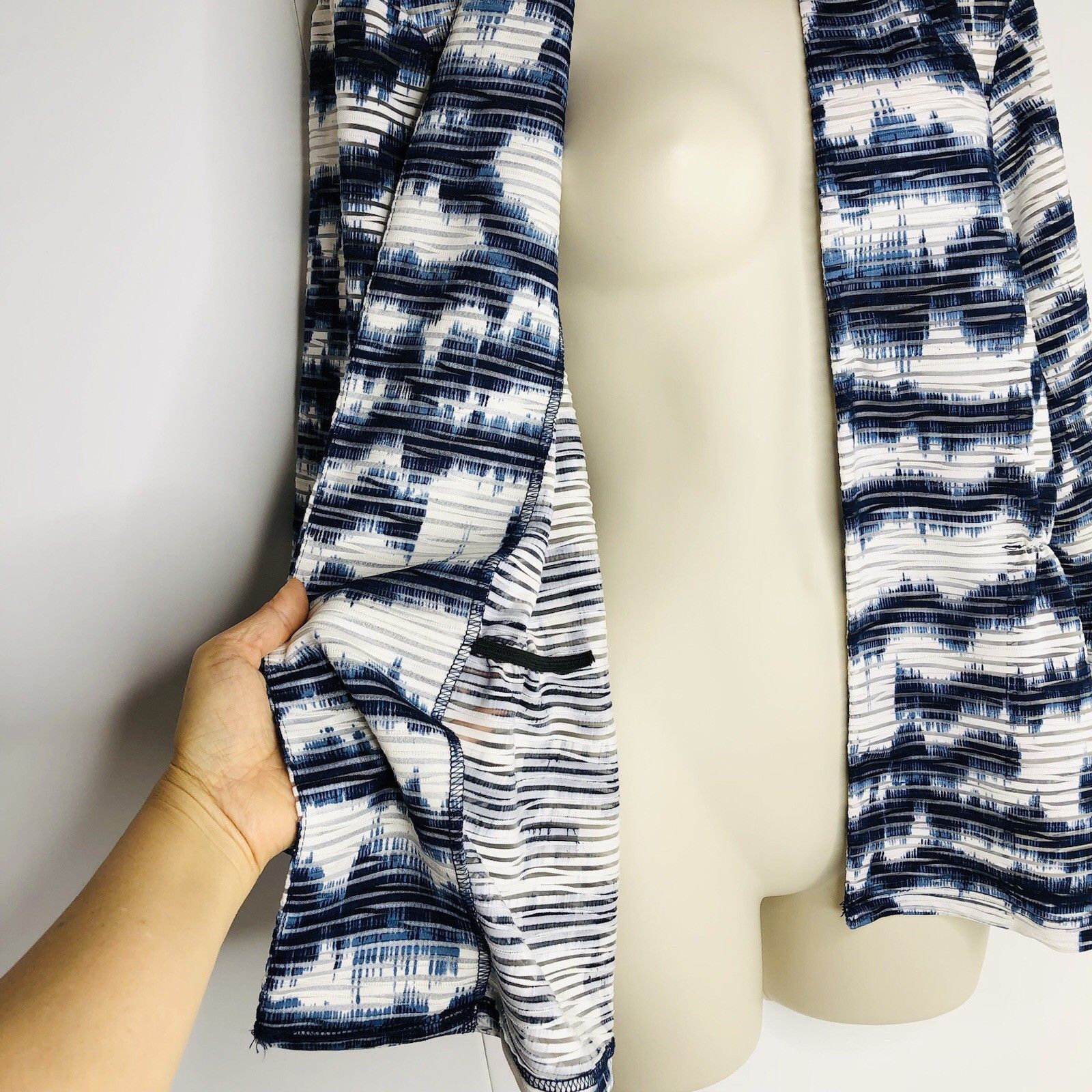 Other Madison Leigh Womens Cardigan 14W Blue White Abstract Size XL / US 12-14 / IT 48-50 - 3 Thumbnail
