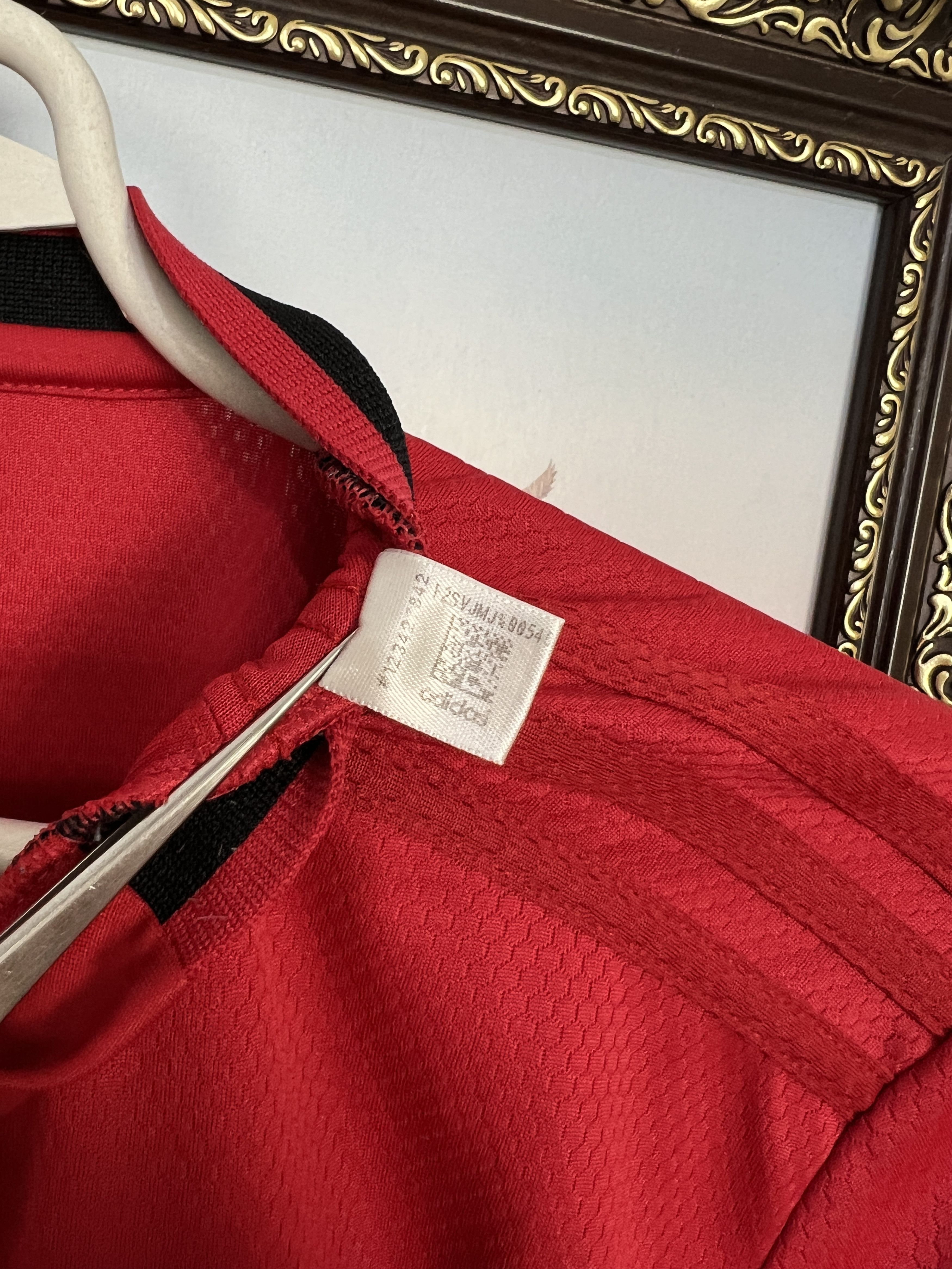Adidas Manchester United Home football shirt 2019 #5 Maguire Adidas Size US M / EU 48-50 / 2 - 16 Thumbnail