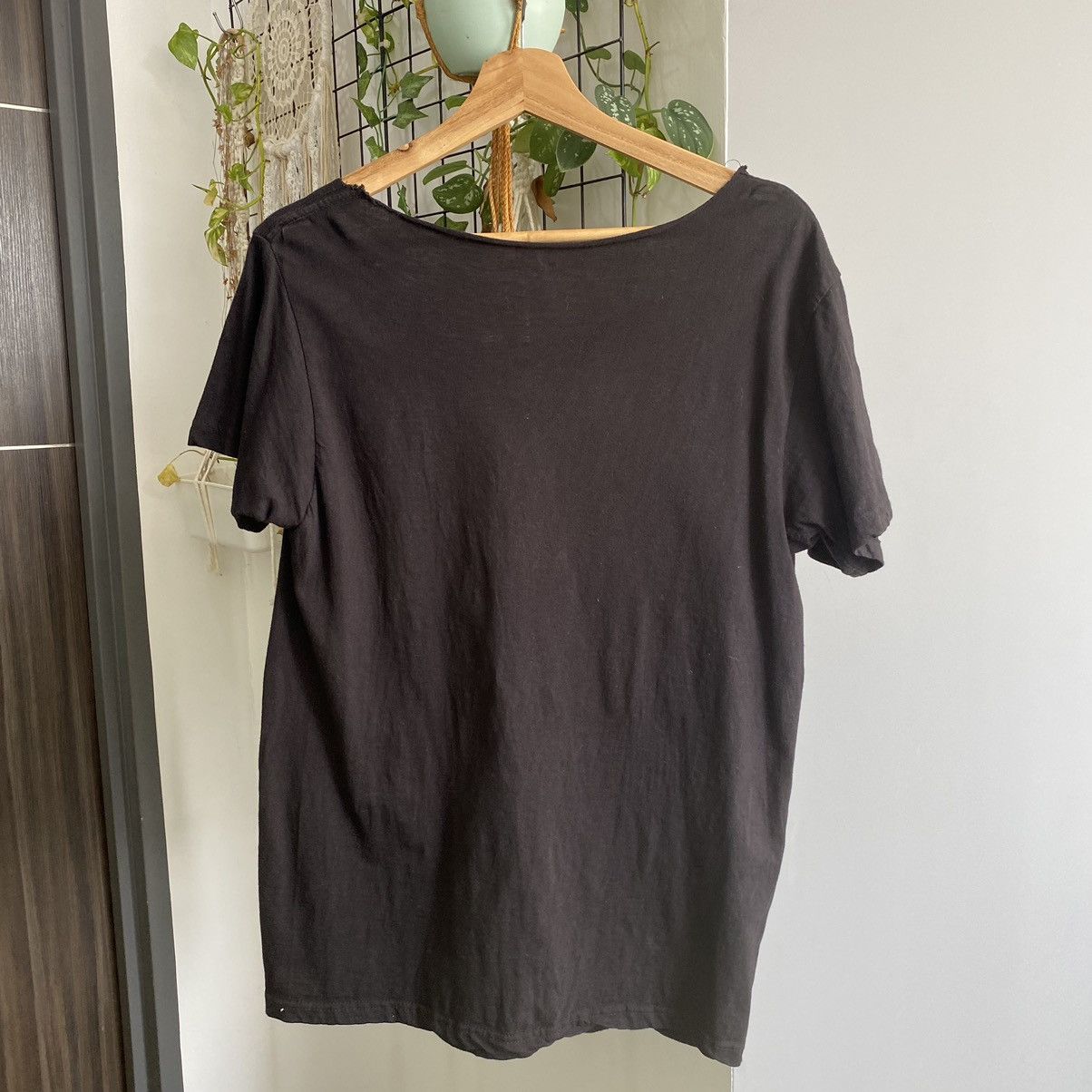 Band Tees Thrashed Weezer Rock Band ERD GRUNGE GRAIL OG FADED TSHIRT Size US M / EU 48-50 / 2 - 6 Thumbnail