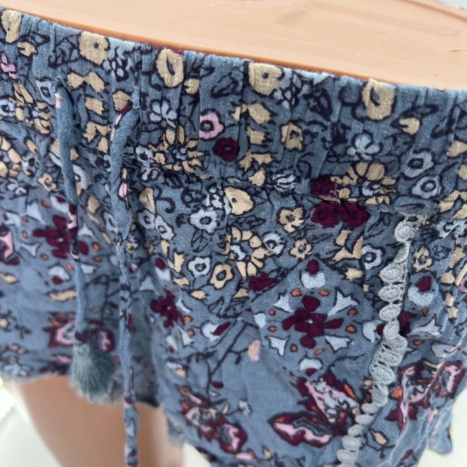 Urban Outfitters Urban Outfitters Ecoté Dylan Printed Dolphin Short Size 22" - 4 Thumbnail