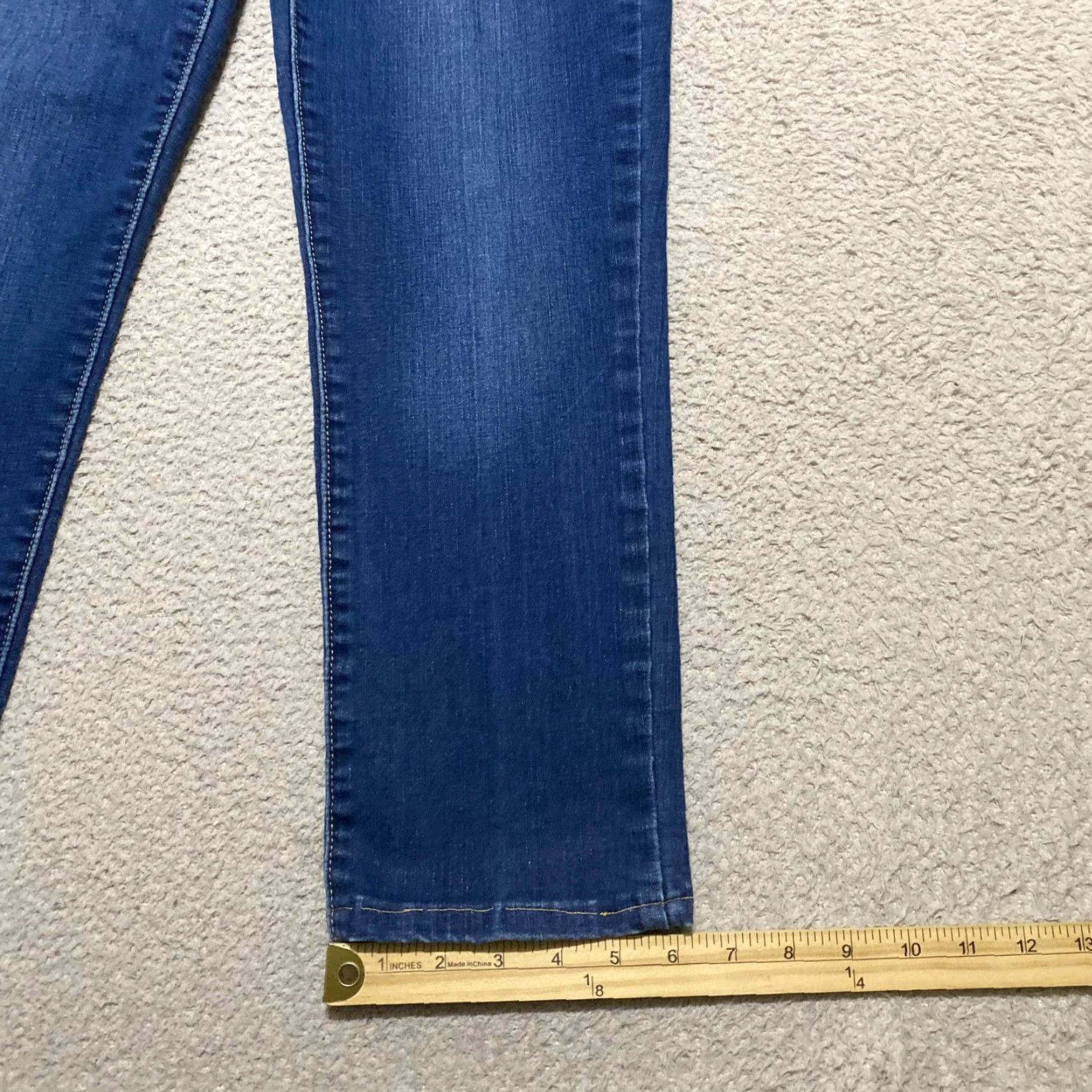 Levi's Levi's Womens Jeans Blue Denim Dark Wash Mid Rise Skinny Leg 30 Regular Pockets Stretch Cotton Blend Spandex Denim Inseam 25 Vintage No Mens Womens Size 28" / US 6 / IT 42 - 5 Thumbnail