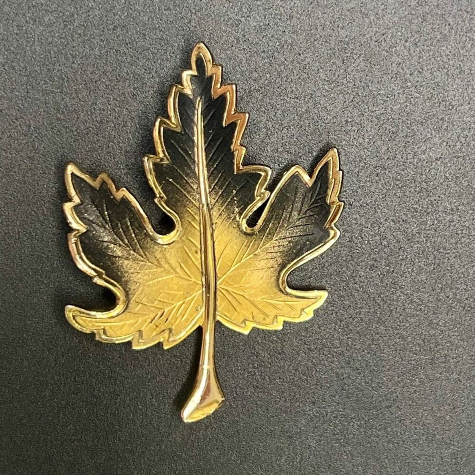 & Other Stories SET Three Oak Leaves - Gold, Silver, Green Brooch Pins Size ONE SIZE - 1 Thumbnail