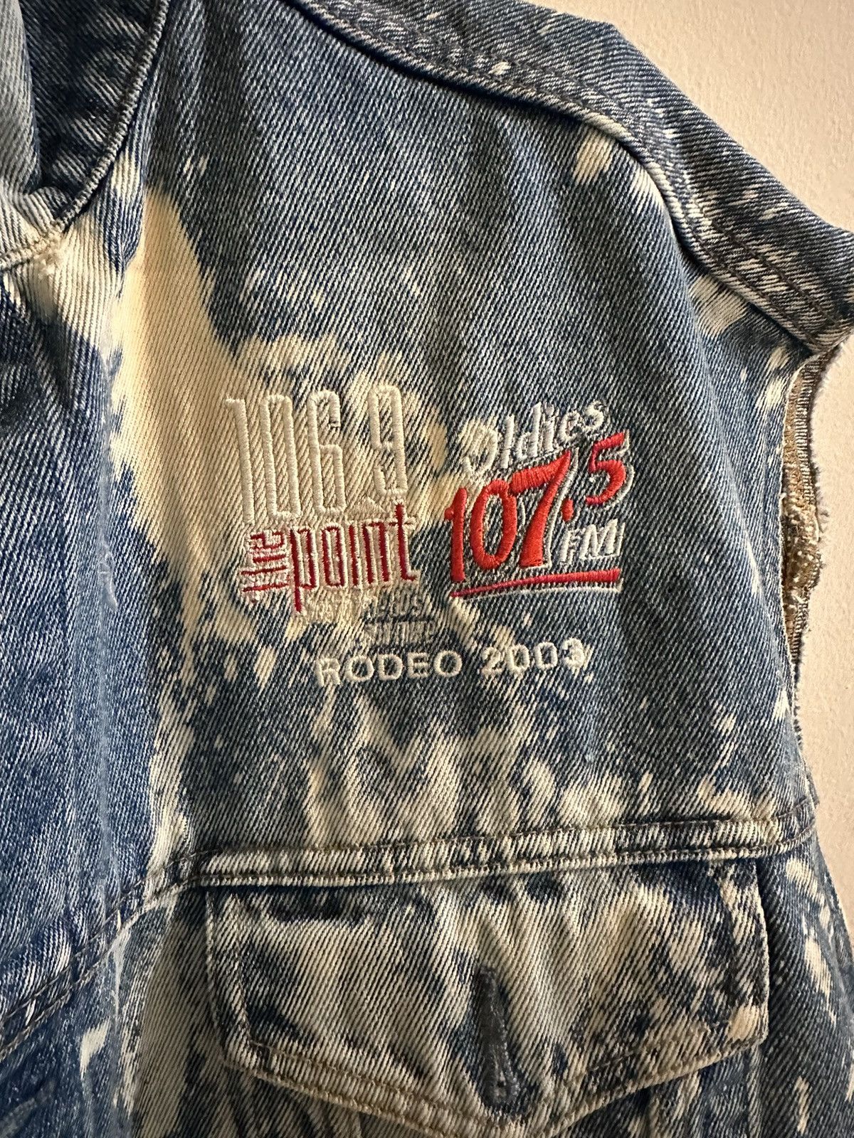 Port Authority Vintage Embroidered Bleached Denim Vest Size US L / EU 52-54 / 3 - 3 Thumbnail