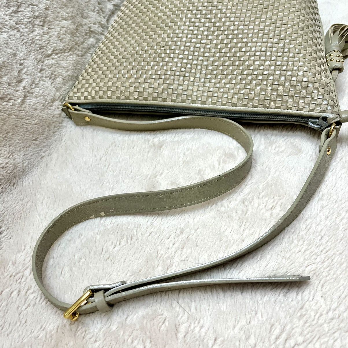 Yves Saint Laurent RARE YSL Vintage Woven Taupe Shoulder Bag Size ONE SIZE - 9 Thumbnail