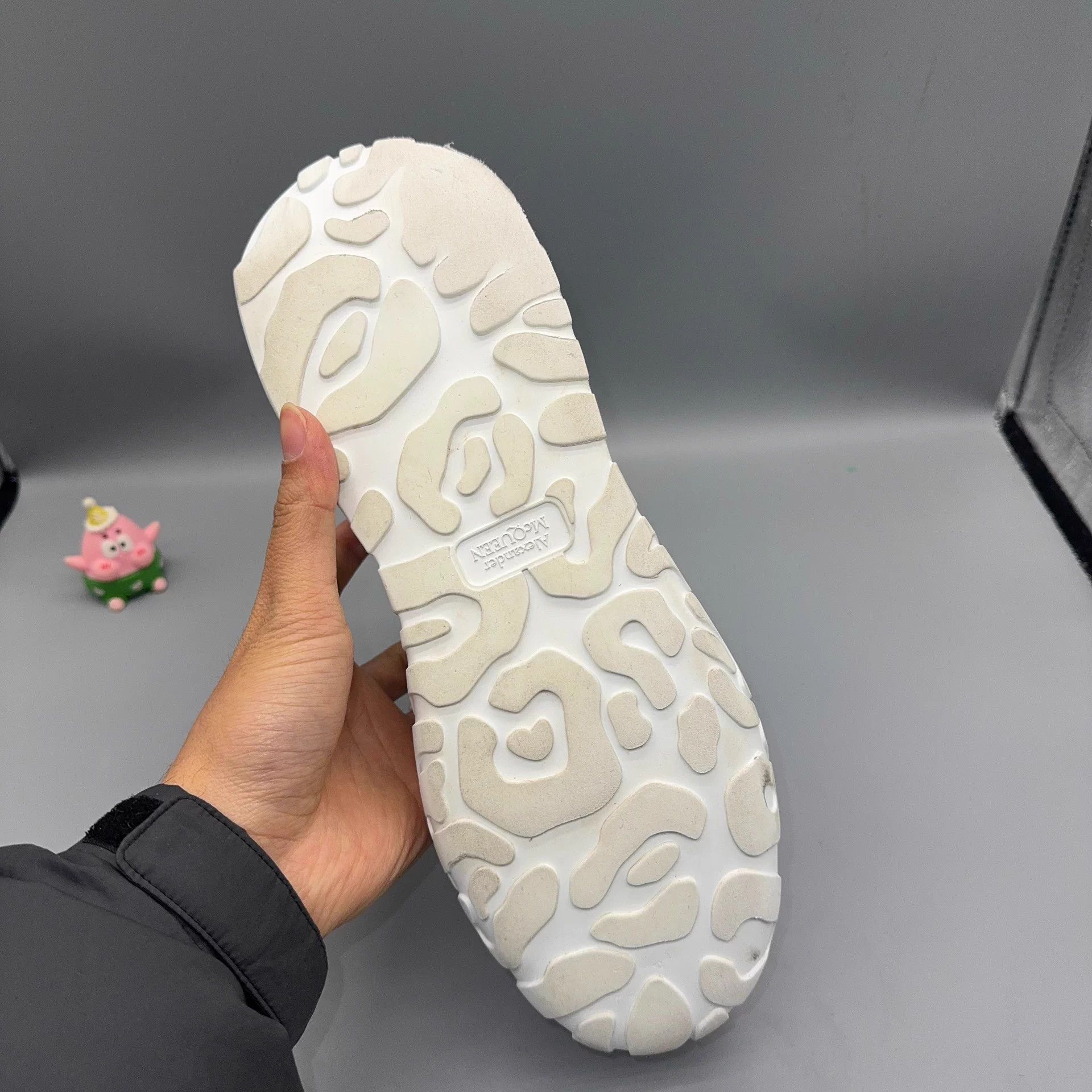 Alexander McQueen Alexander McQueen white blue toe 41 trainers Size US 8 / EU 41 - 8 Thumbnail
