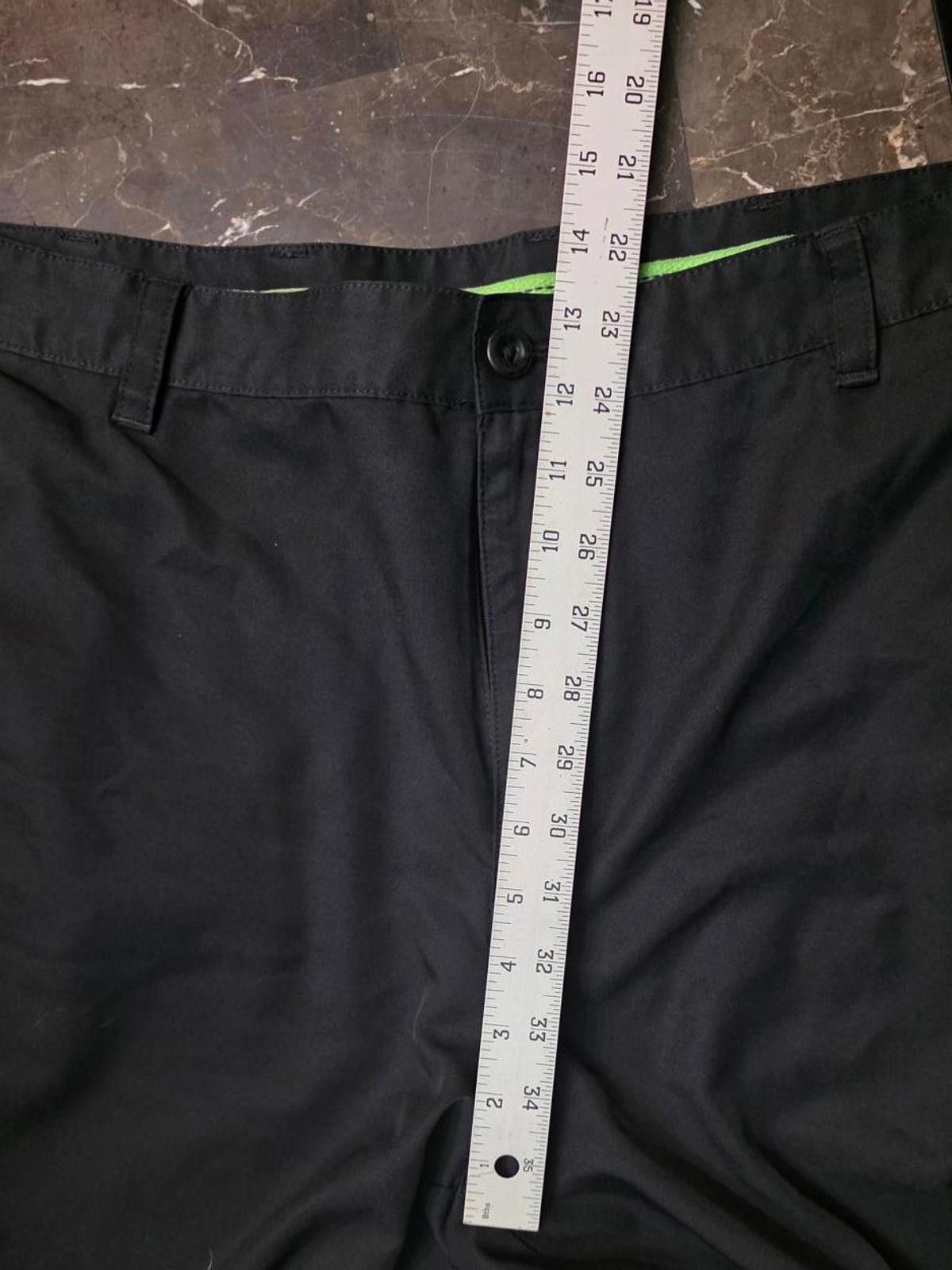 Izod IZOD Golf Shorts Men’s Size 40 Black Performance Lightweight Size US 40 / EU 56 - 10 Thumbnail