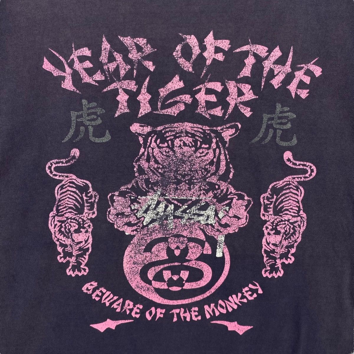 Stussy Vintage 00's STUSSY Year Of The Tiger Distressed Faded Tee Size US L / EU 52-54 / 3 - 2 Thumbnail