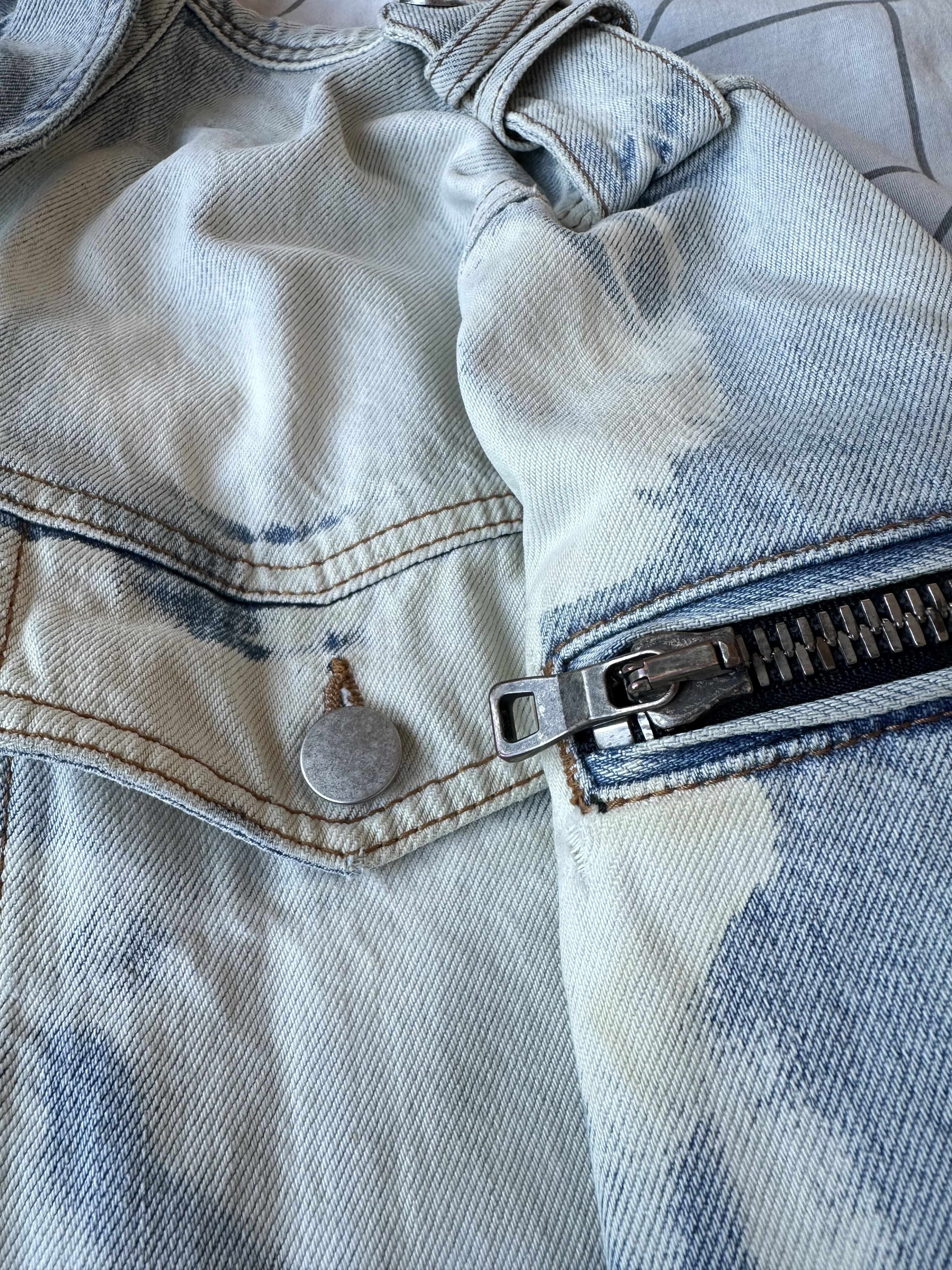 Balmain SS18 Balmain Distressed Paint Splatter Denim Jacket White Size US XL / EU 56 / 4 - 2 Thumbnail