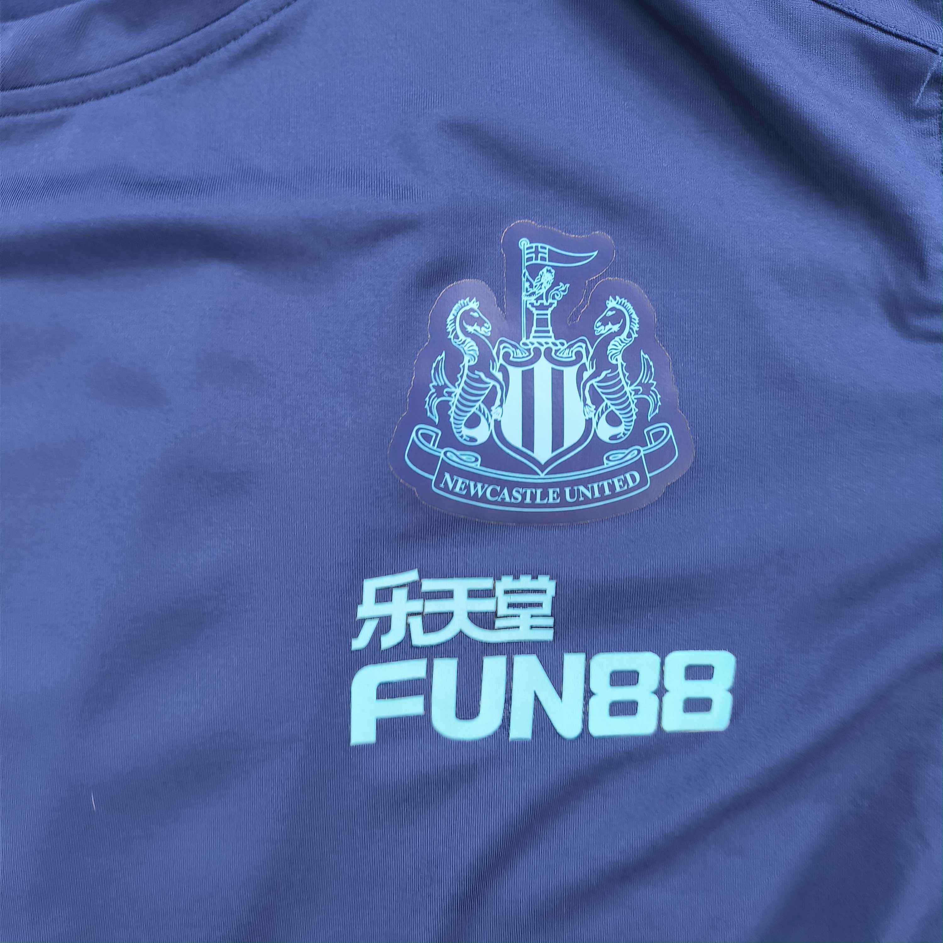 Castore Newcastle United 22-23 Castore training football jersey XXL Size US XXL / EU 58 / 5 - 3 Thumbnail