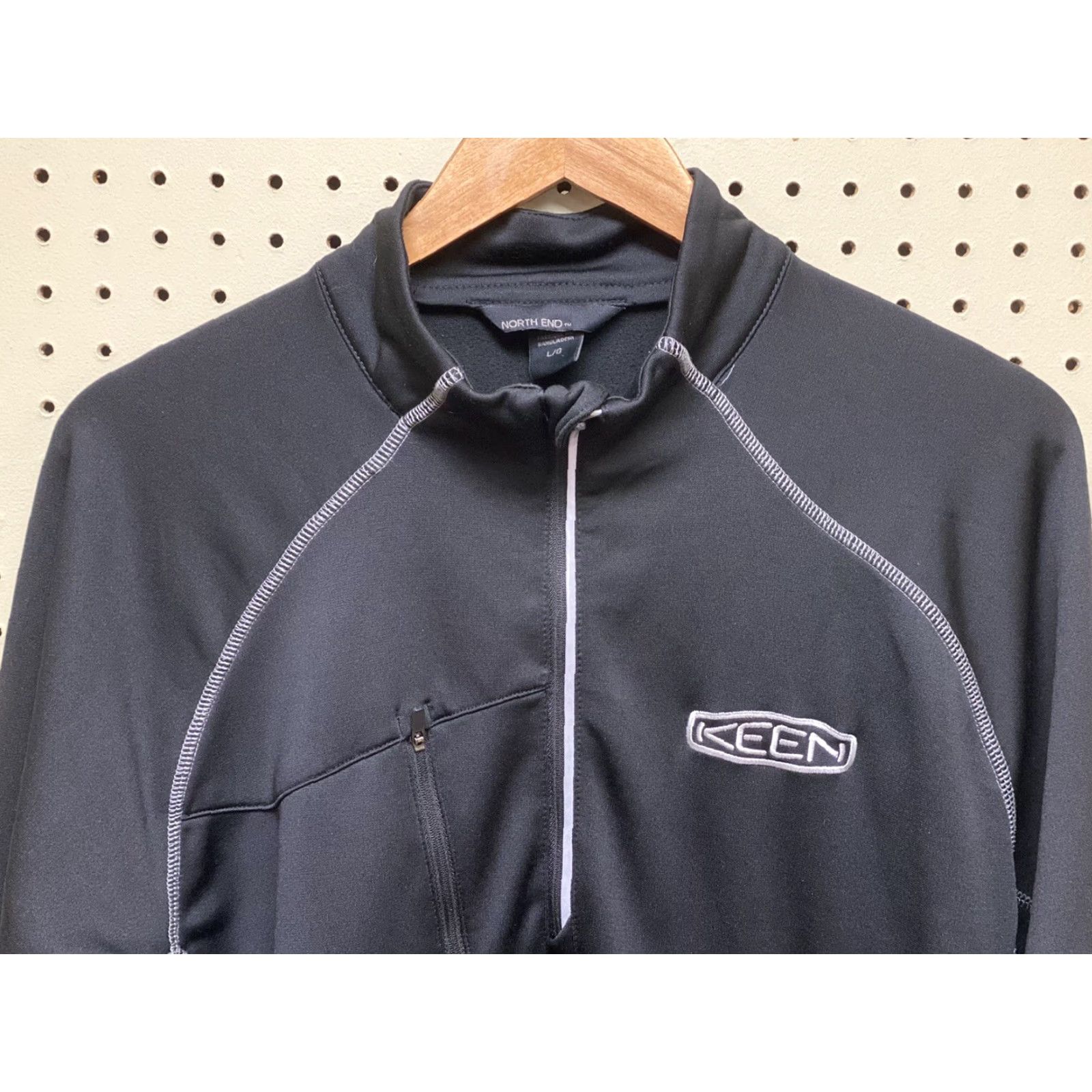 KEEN KEEN Mens Large Pullover Zip 1/4 Black Stitch Ski Hiking Long Sleeve Activewear Regular L - Casual, 60s-90s Theme? Size US L / EU 52-54 / 3 - 3 Thumbnail