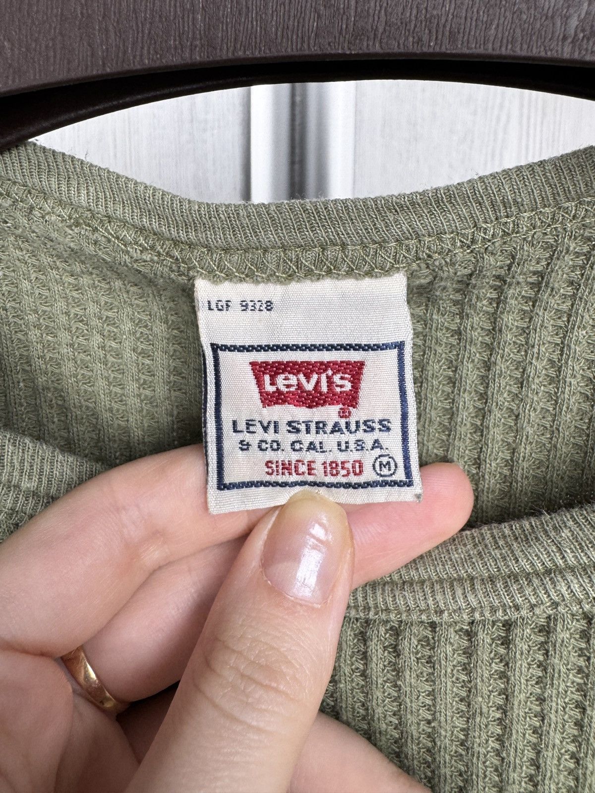 Levi's Vintage Clothing Levis vintage 90s khaki green pocket logo long sleeve tee Size US M / EU 48-50 / 2 - 10 Thumbnail
