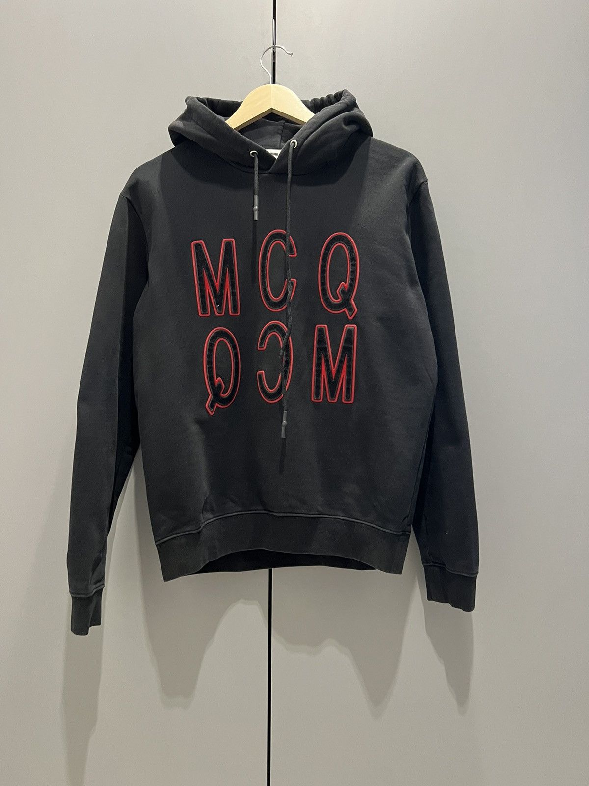 Alexander McQueen MCQ Alexander McQueen Hoodie Logo Reverse Vintage Size US S / EU 44-46 / 1 - 2 Thumbnail