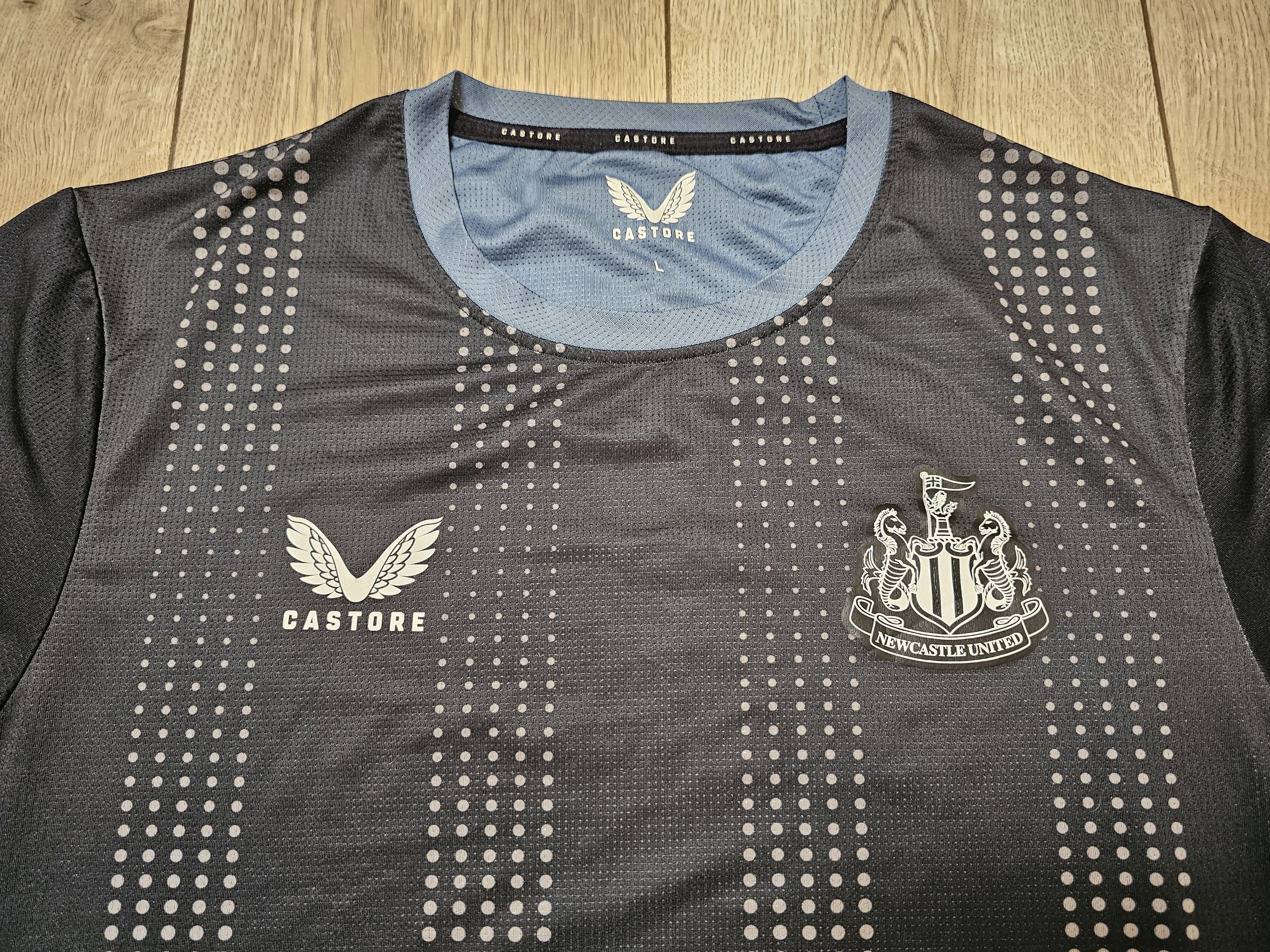 Other NEWCASTLE UNITED 2022 2023 FOOTBALL SHIRT SOCCER JERSEY Size US L / EU 52-54 / 3 - 3 Thumbnail